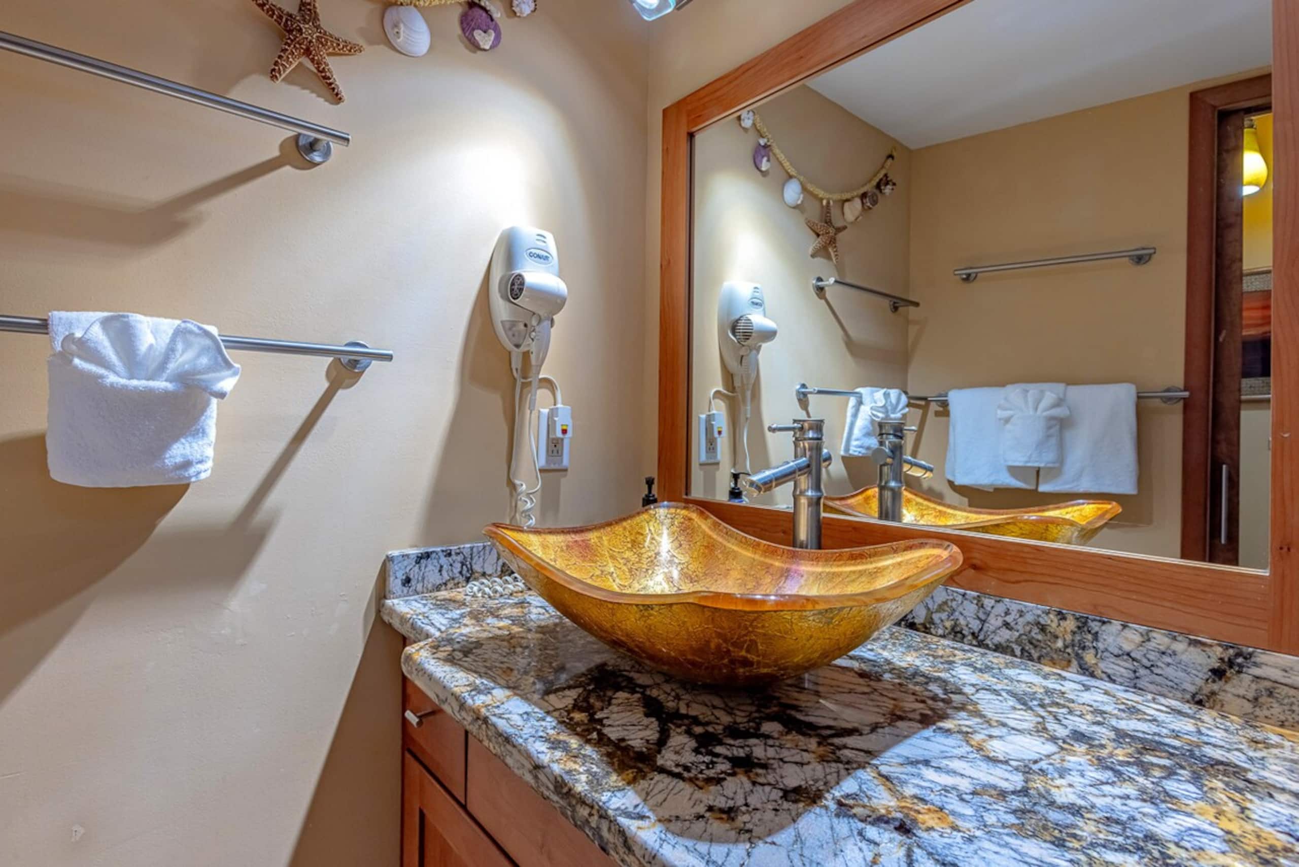 Beachfront 1BR Kihei condo w/ pool and lanai - Photo 22