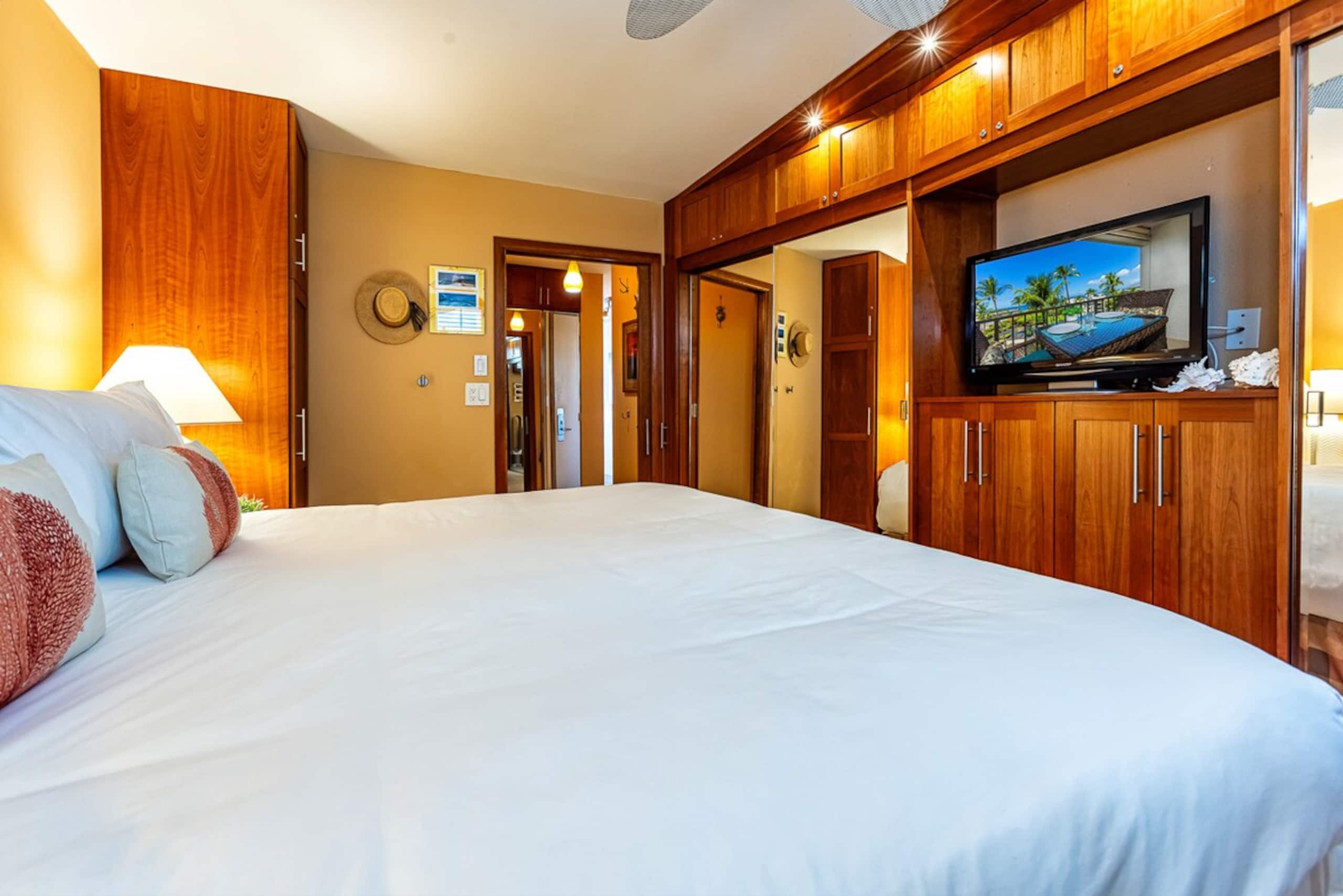 Beachfront 1BR Kihei condo w/ pool and lanai - Photo 17
