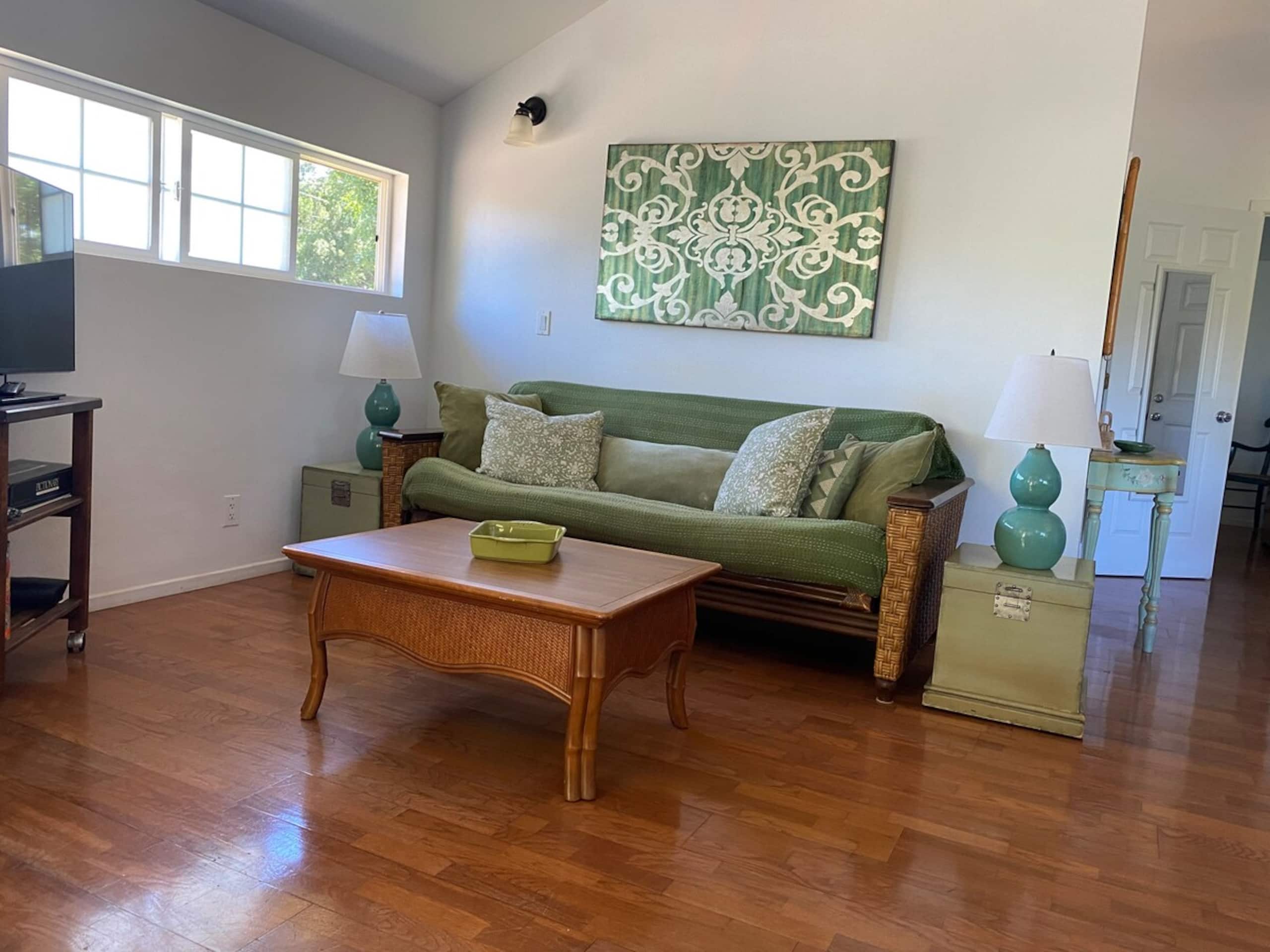 Green Turtle Two Bedroom House - Photo 3