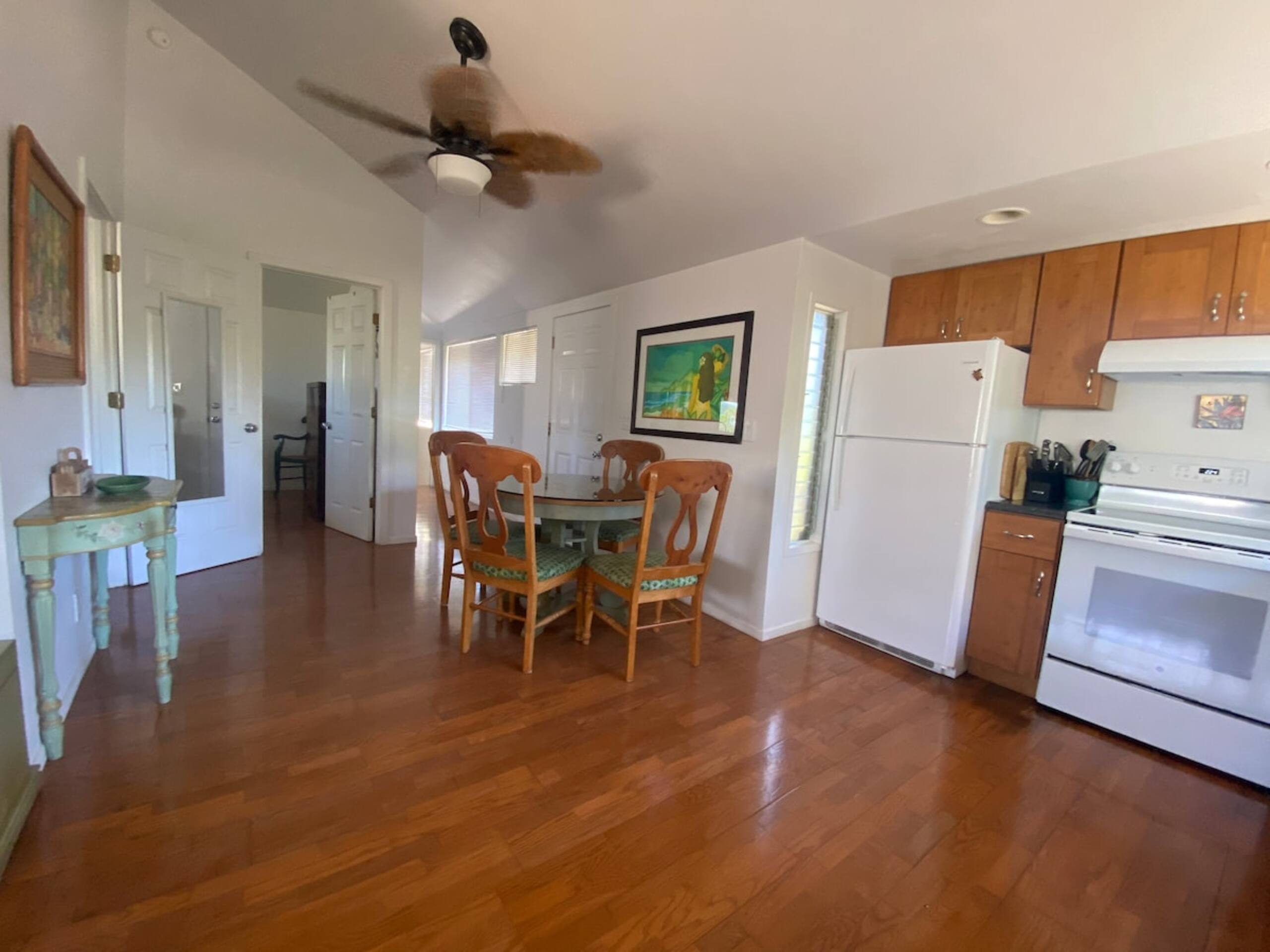 Green Turtle Two Bedroom House - Photo 7