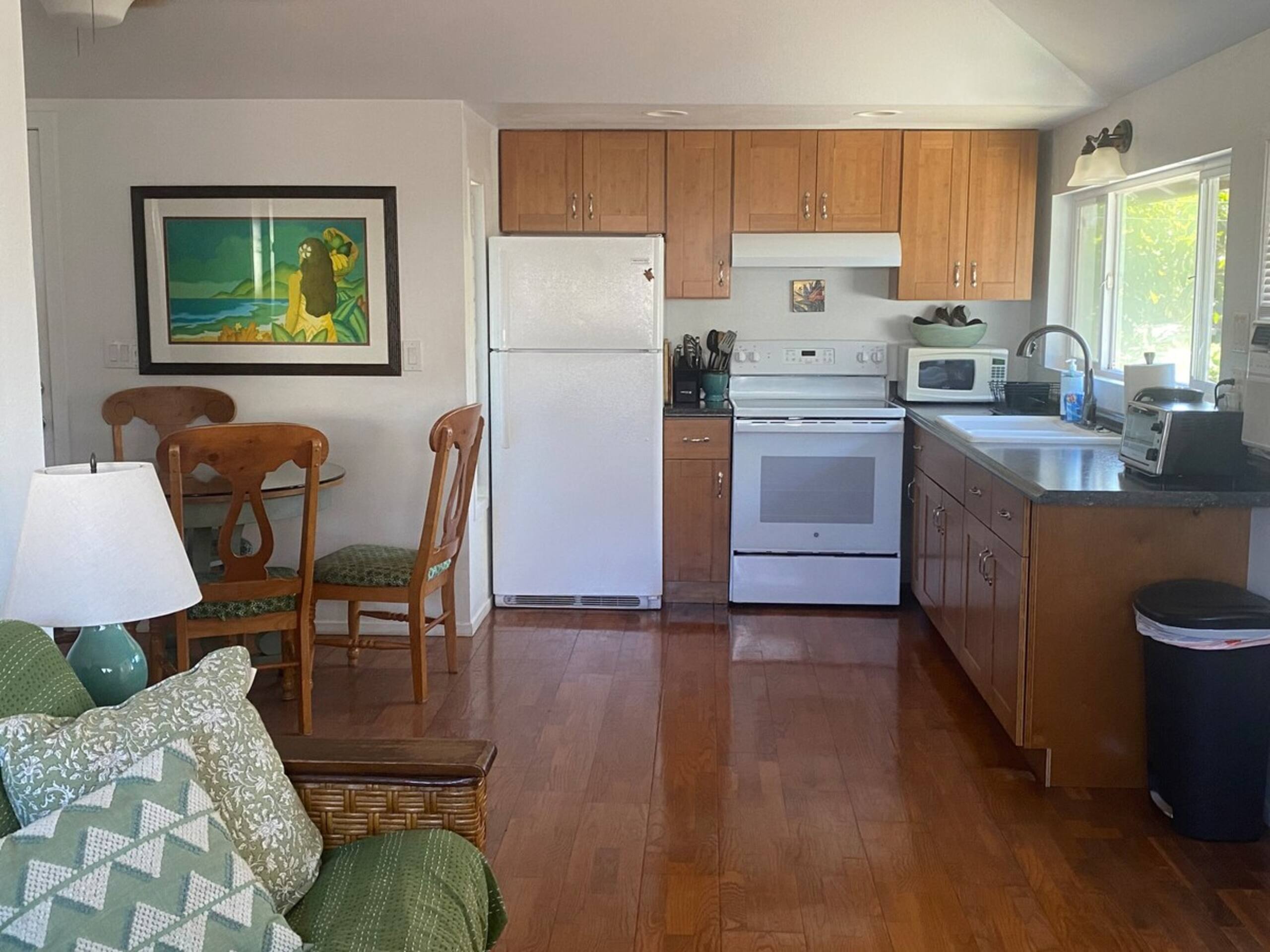 Green Turtle Two Bedroom House - Photo 8