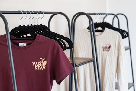 Yari Stay