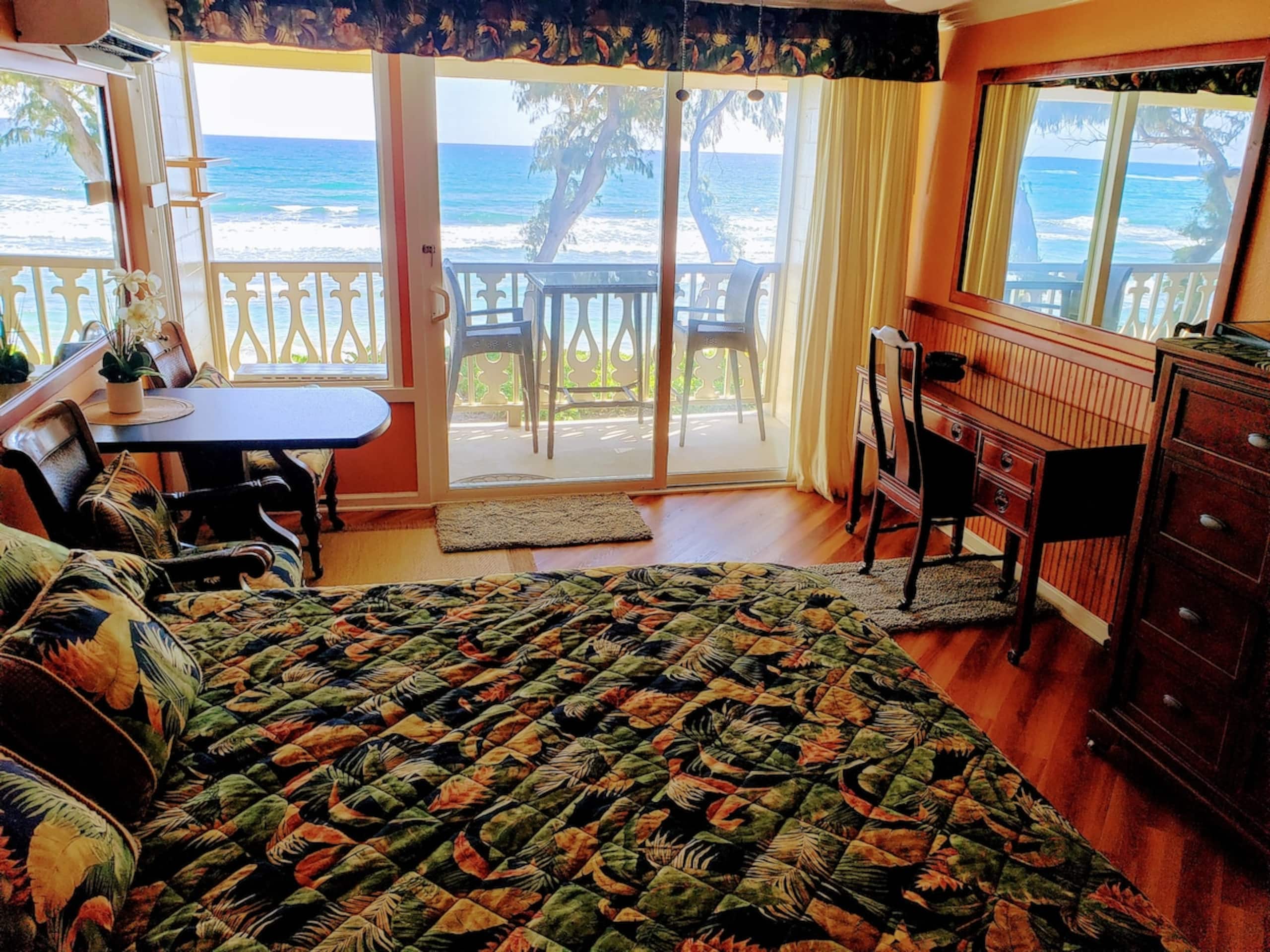Kauai Direct Oceanfront Top Floor Condo 324 - Photo 10
