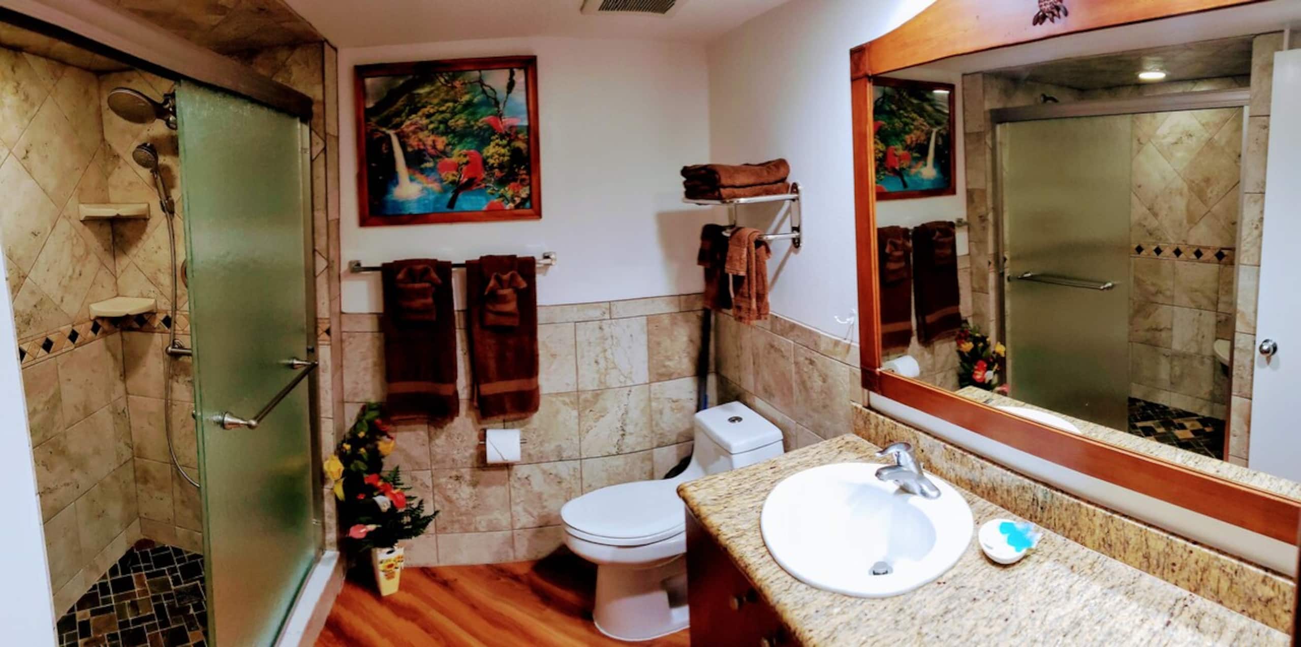 Kauai Direct Oceanfront Top Floor Condo 324 - Photo 3