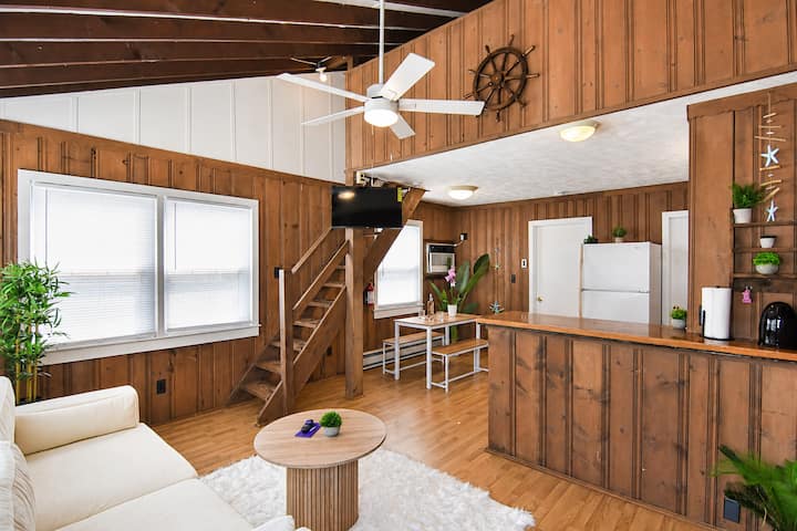 Point Pleasant Beach Block Loft - Bay Head, NJ