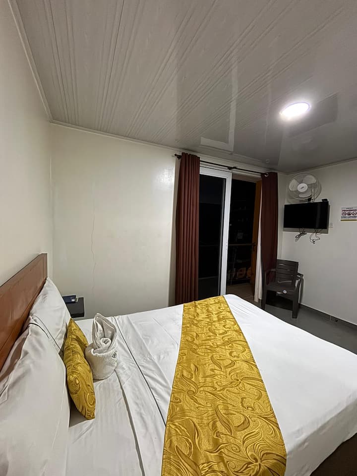 Habitacion Cama Doble Con Ventilador - Villavicencio