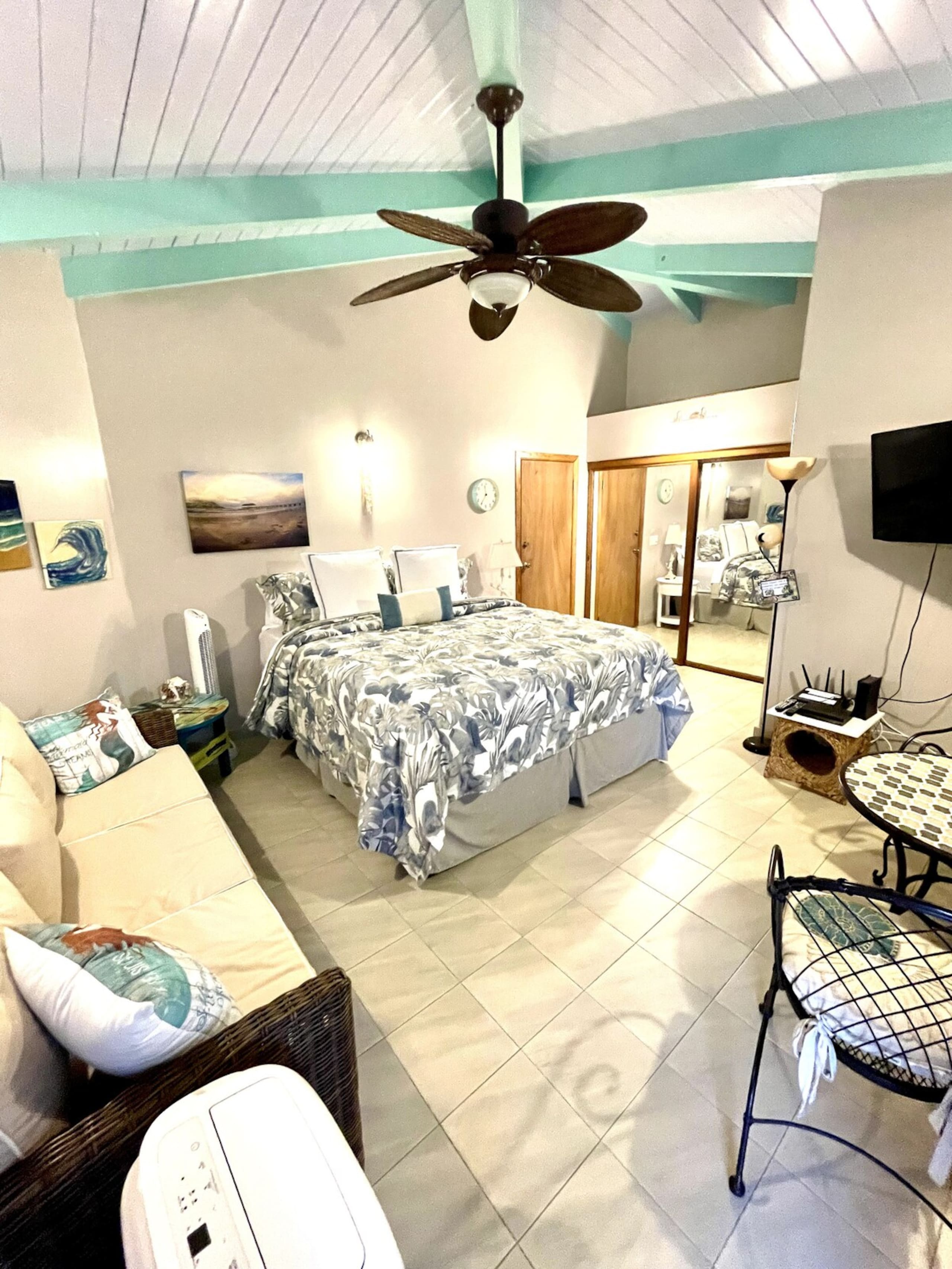 Hale Nalu Surf House - Photo 2