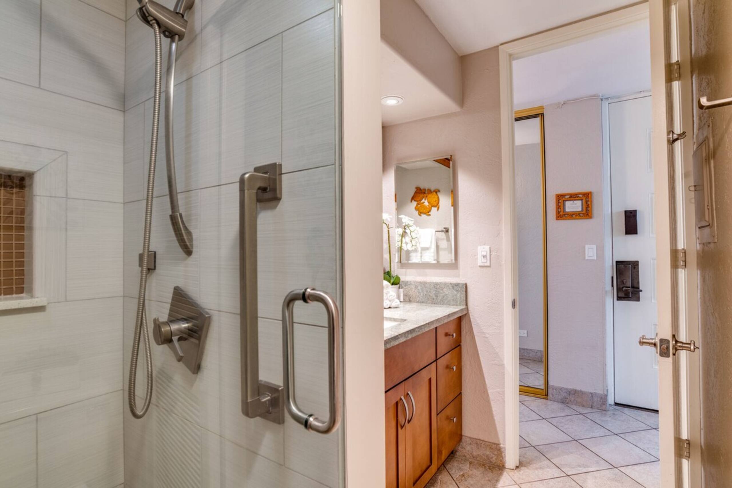 Beautifully upgraded 1bd condo with ocean views - Photo 18