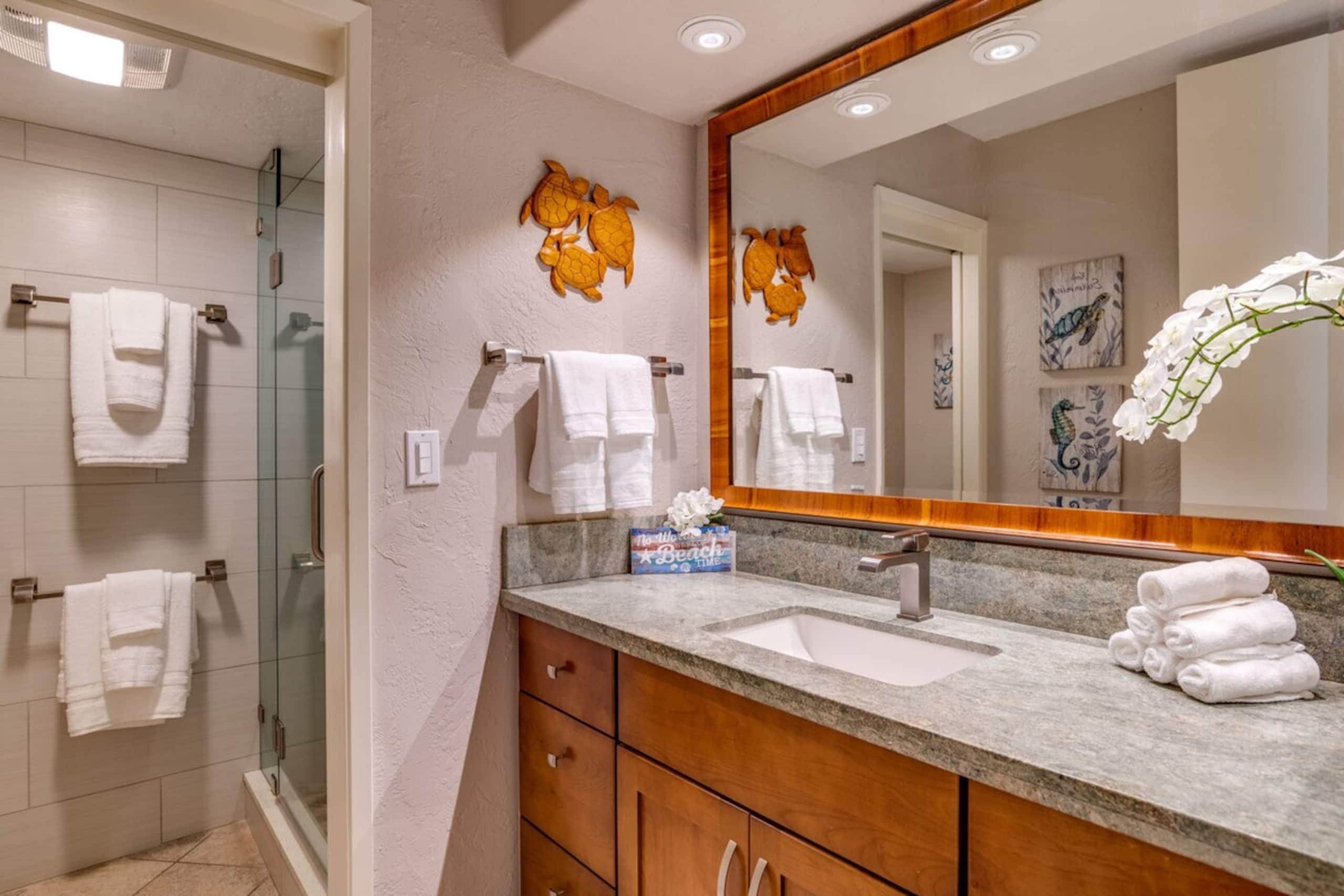 Beautifully upgraded 1bd condo with ocean views - Photo 20