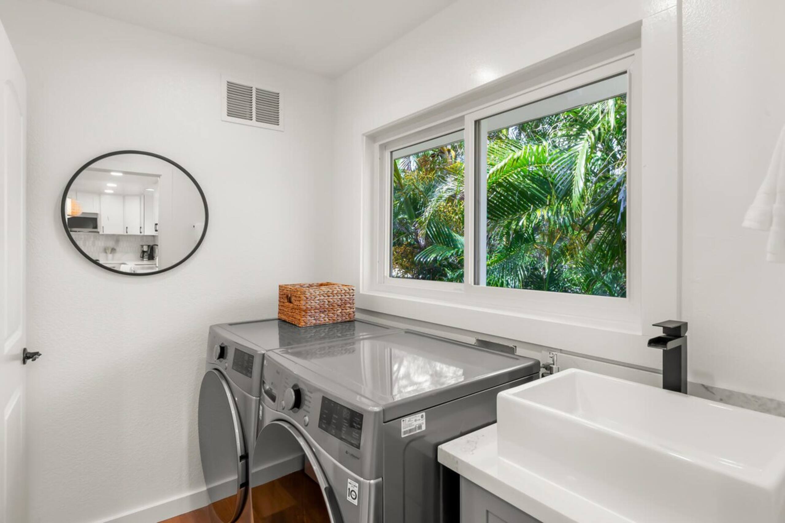 koolkondo Springwater 3 bedroom Ocean Front Home - Photo 9