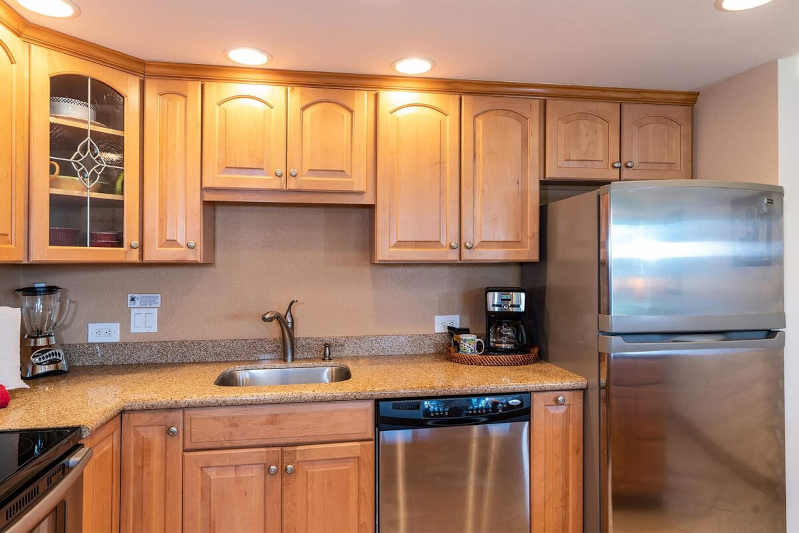 Kamaole Sands 2-204 - Ocean View Condo, AC, Wi-Fi - Photo 13