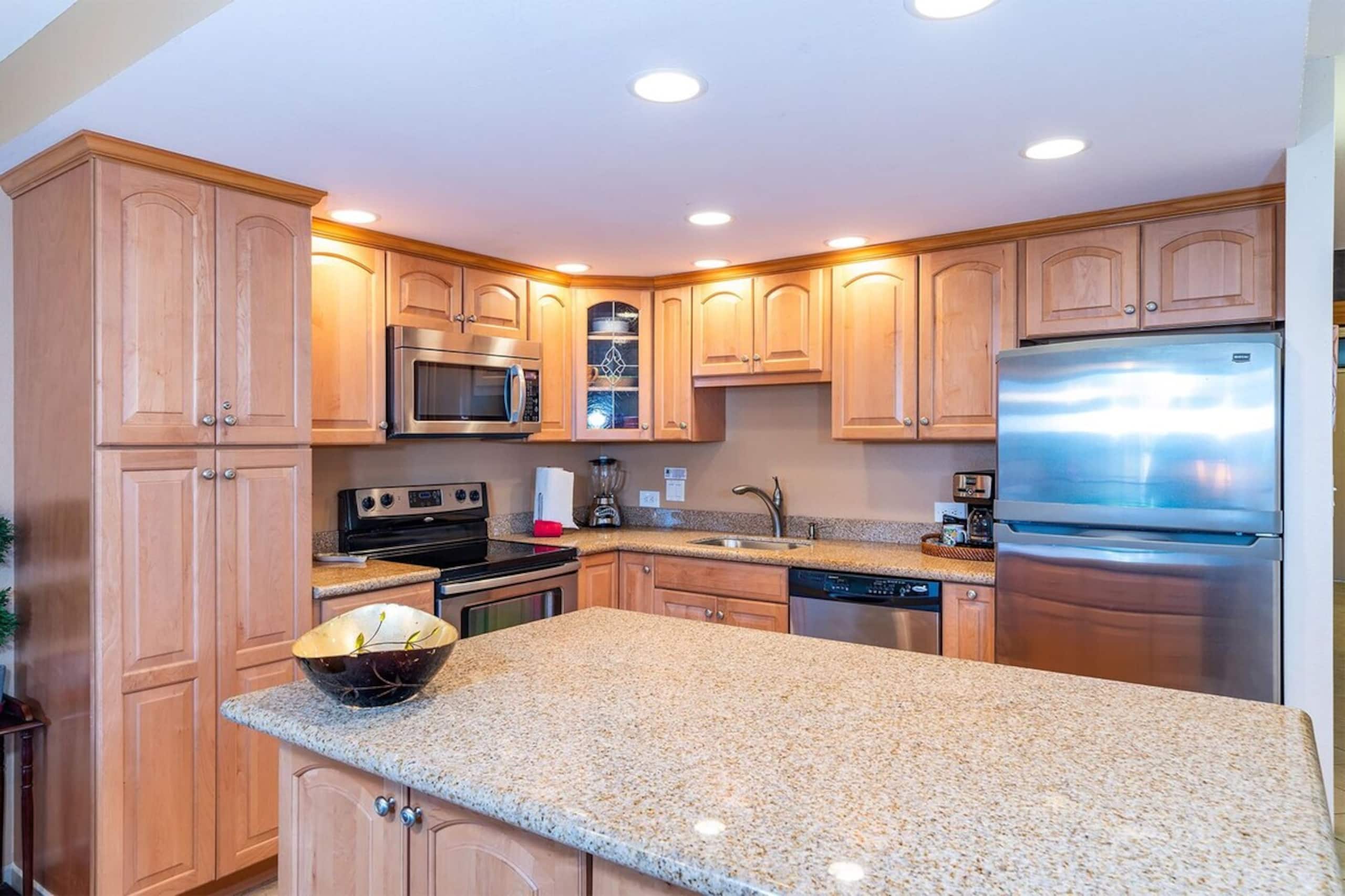 Kamaole Sands 2-204 - Ocean View Condo, AC, Wi-Fi - Photo 2