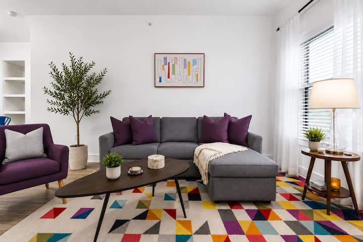 Modern Frisco Escape | 2br, Pool & Gym - Frisco