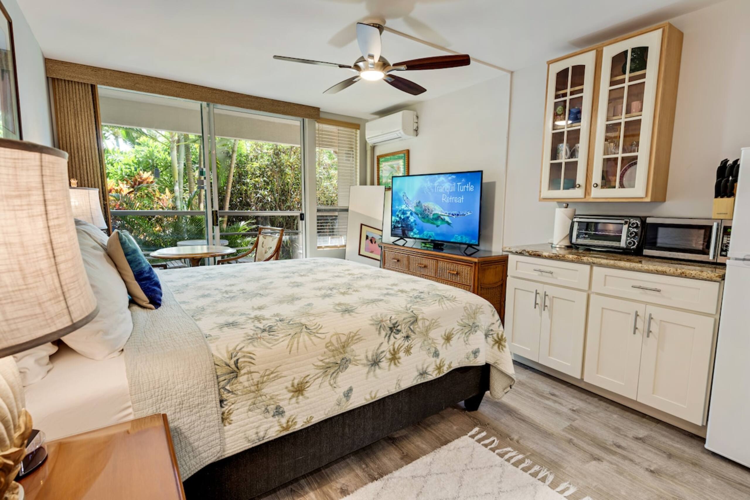 South Maui cozy studio, split AC, steps to beach - Photo 2