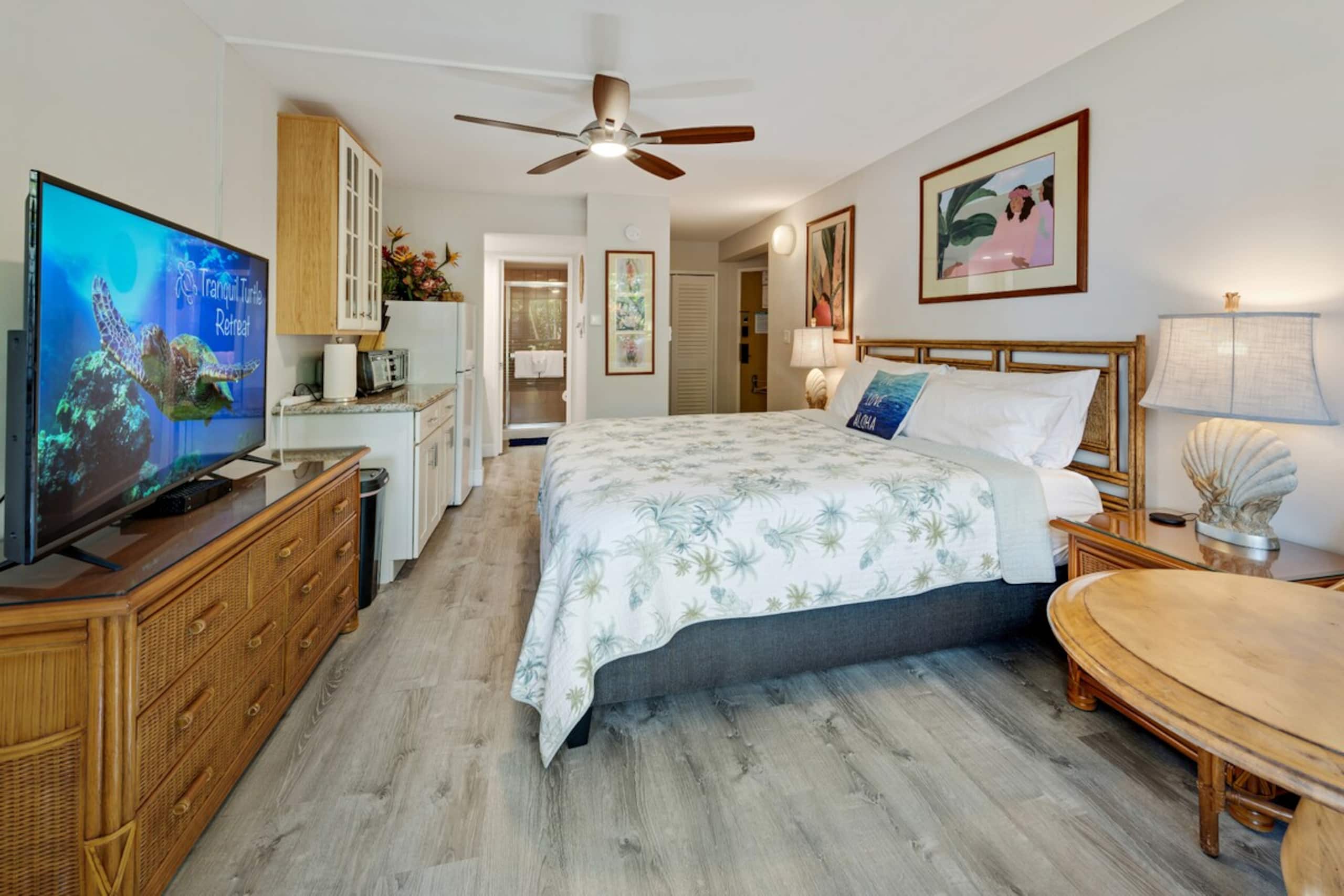 South Maui cozy studio, split AC, steps to beach - Main photo