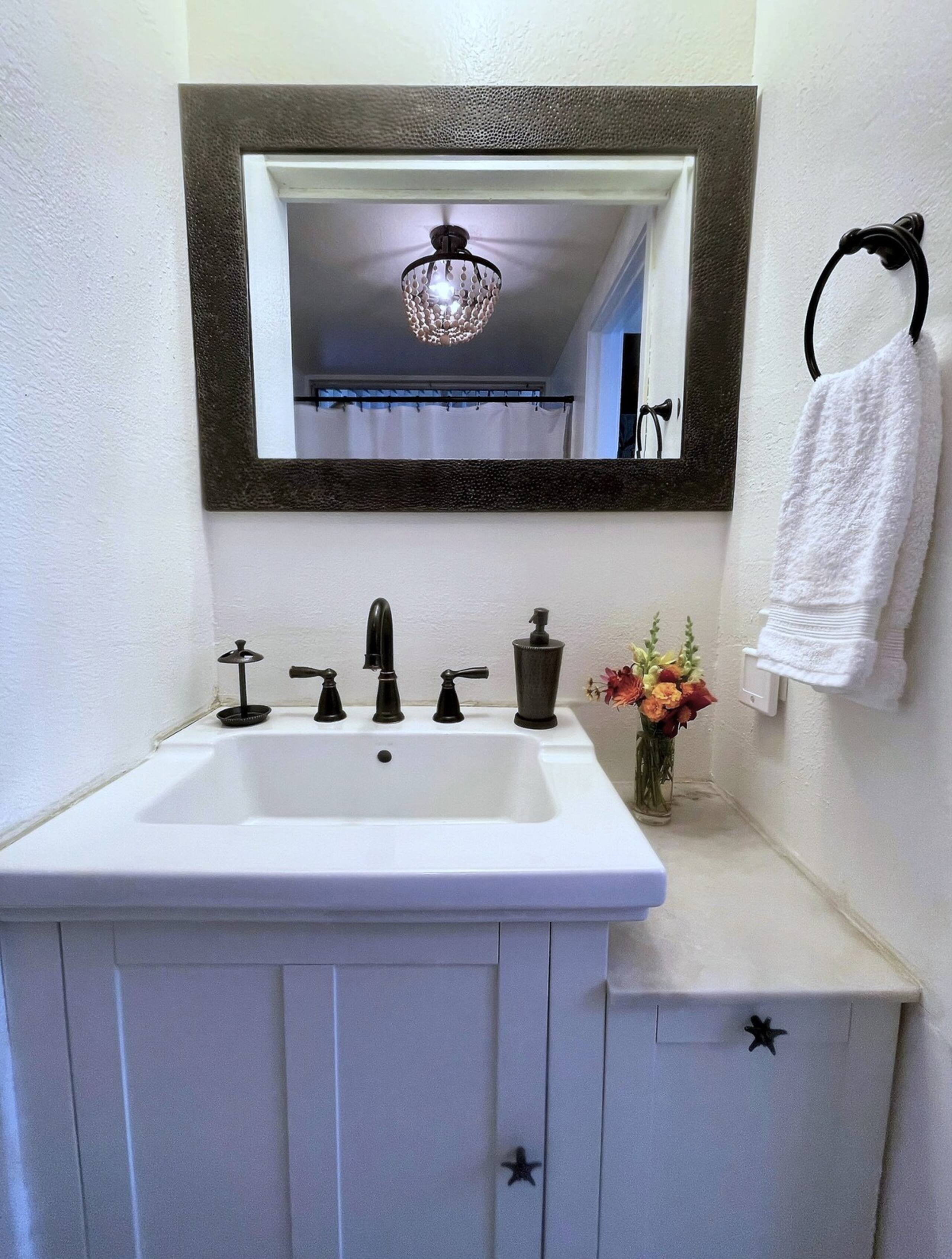North Shore Studio with Spacious Patio and A/C - Photo 14