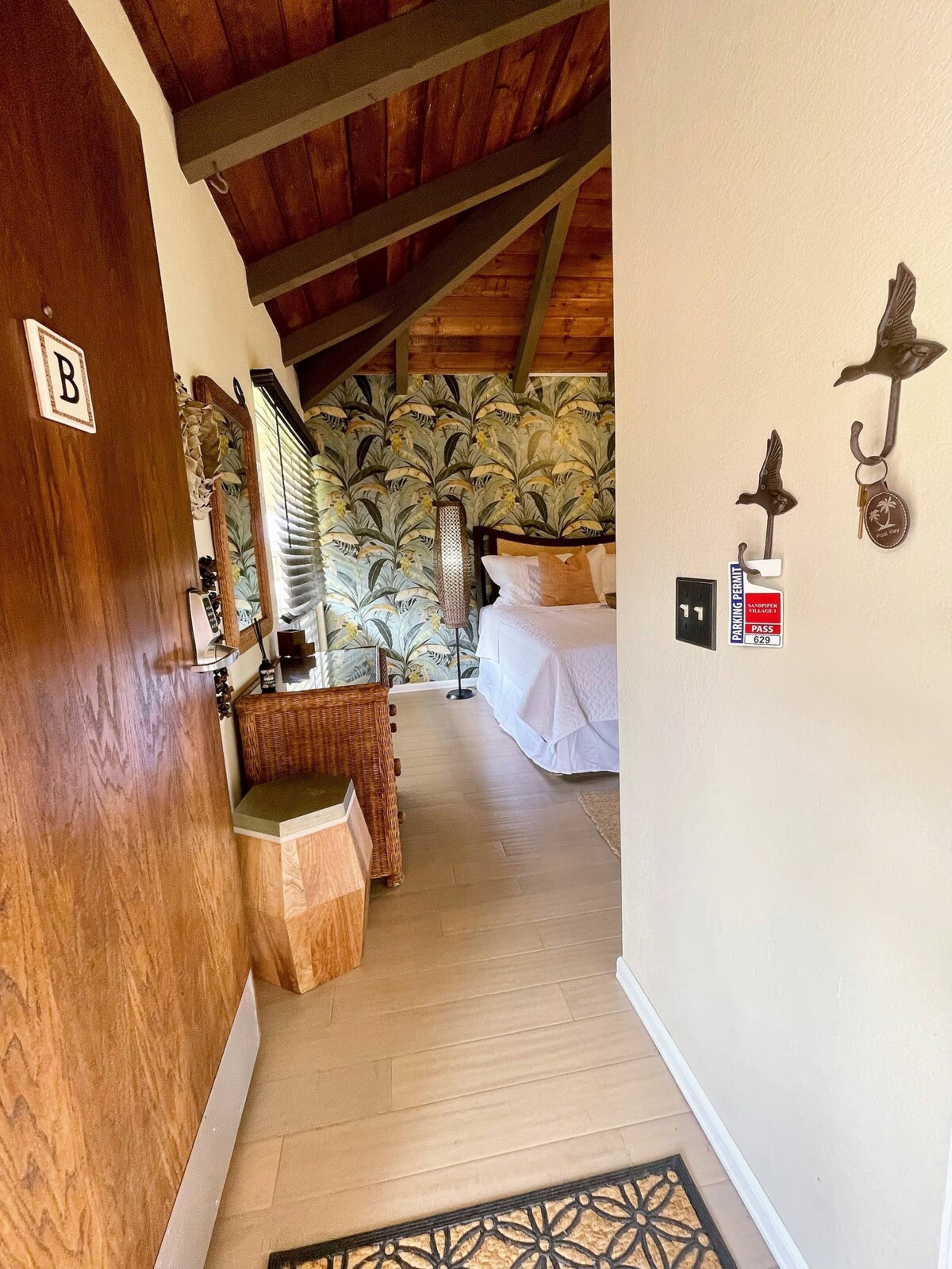 North Shore Studio with Spacious Patio and A/C - Photo 11