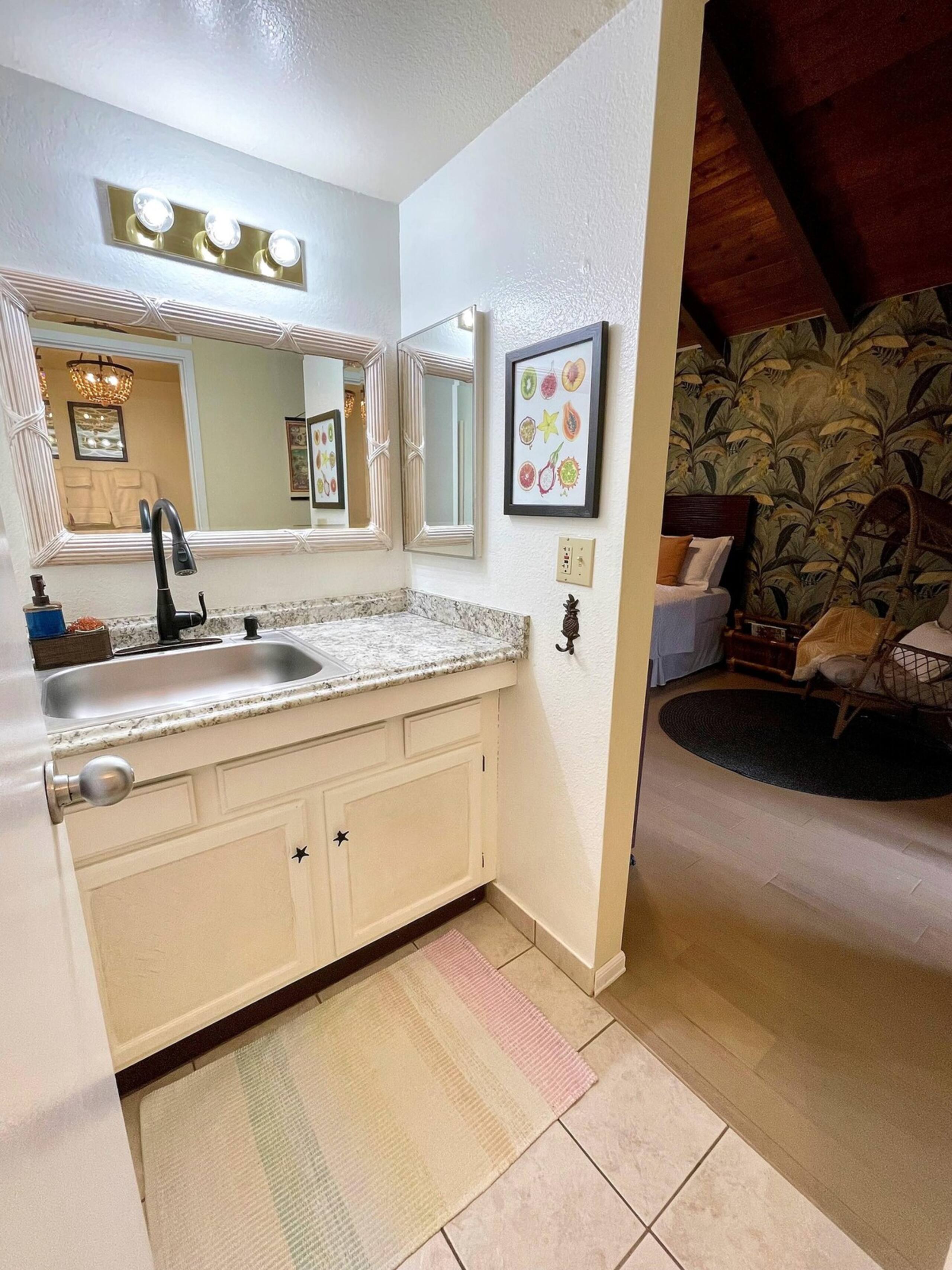 North Shore Studio with Spacious Patio and A/C - Photo 25