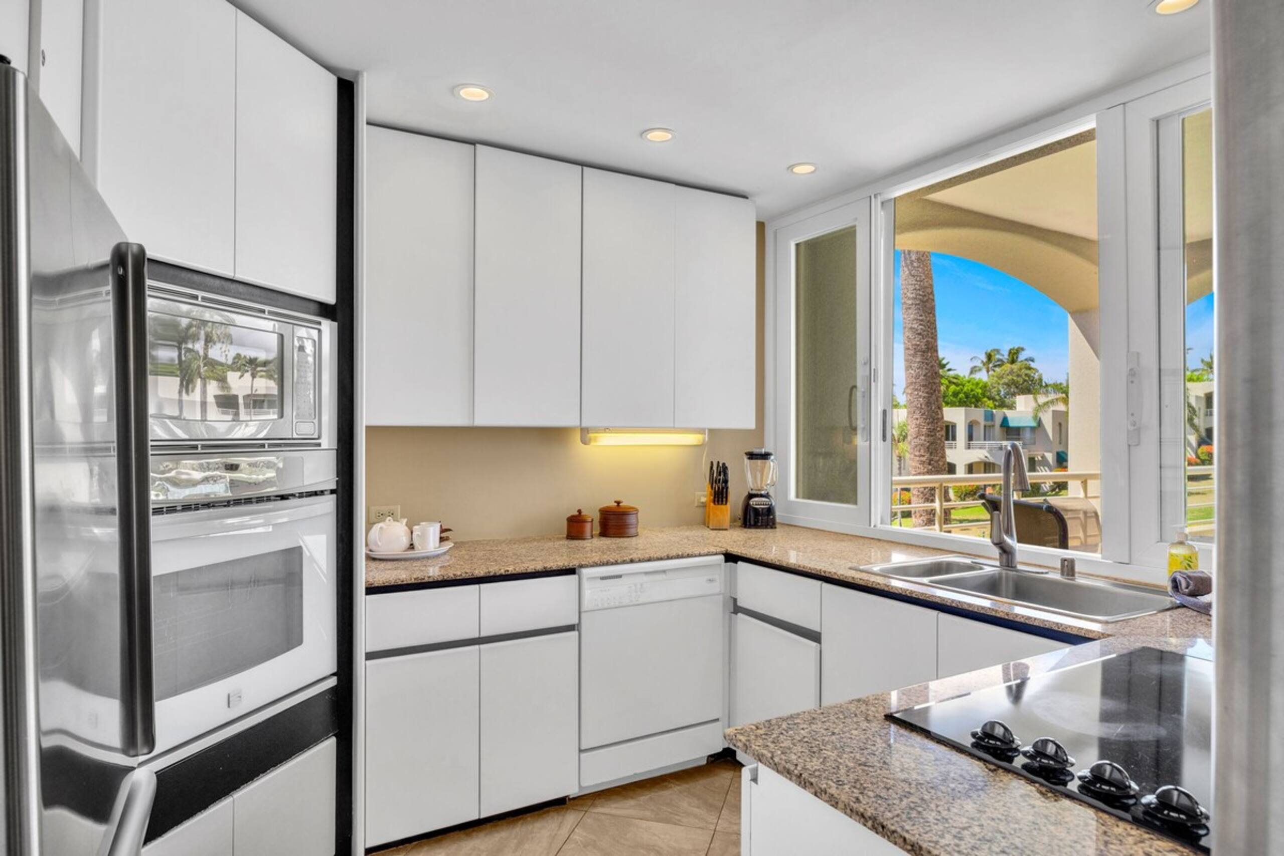 Wailea Ocean View Condo, Pool + Sunset Lanai - Photo 11
