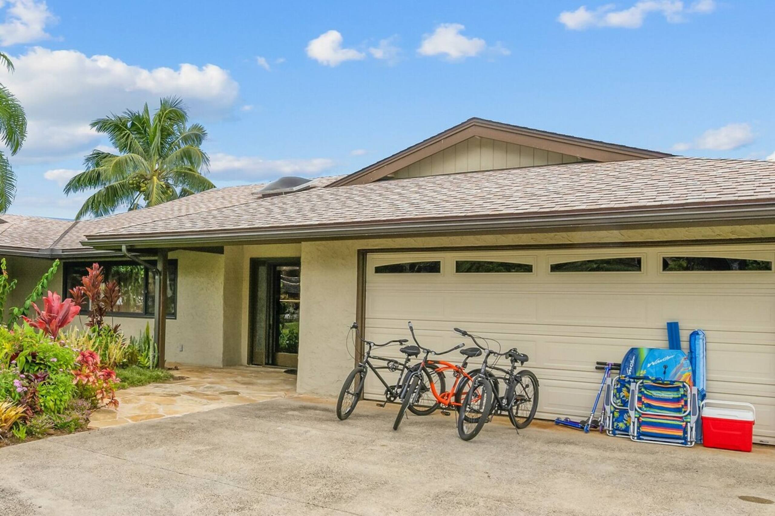 4Br Princeville Home, AC, Pool, Tennis, Beach Toys - Photo 11