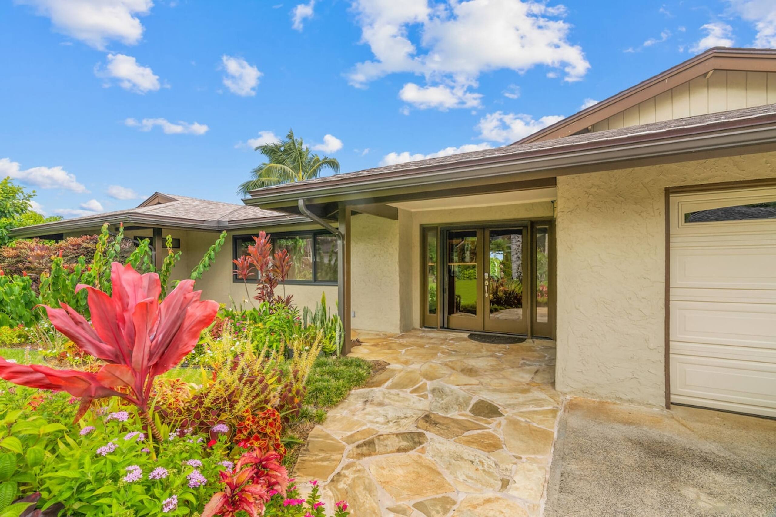 4Br Princeville Home, AC, Pool, Tennis, Beach Toys - Photo 46