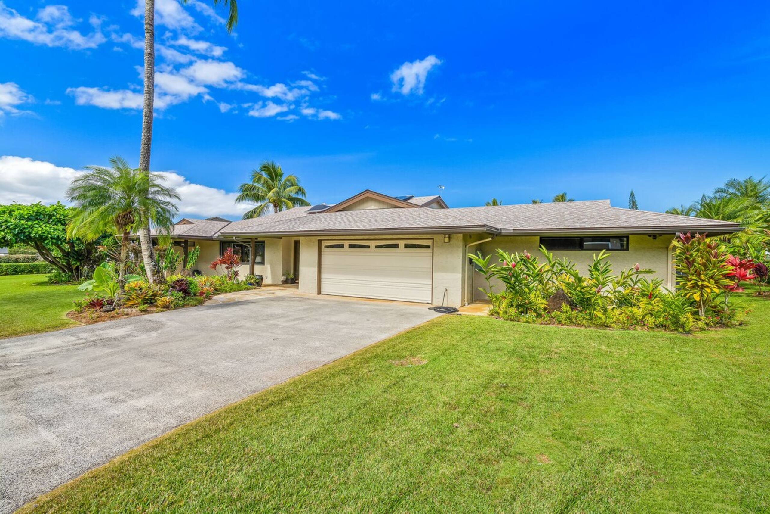 4Br Princeville Home, AC, Pool, Tennis, Beach Toys - Photo 39
