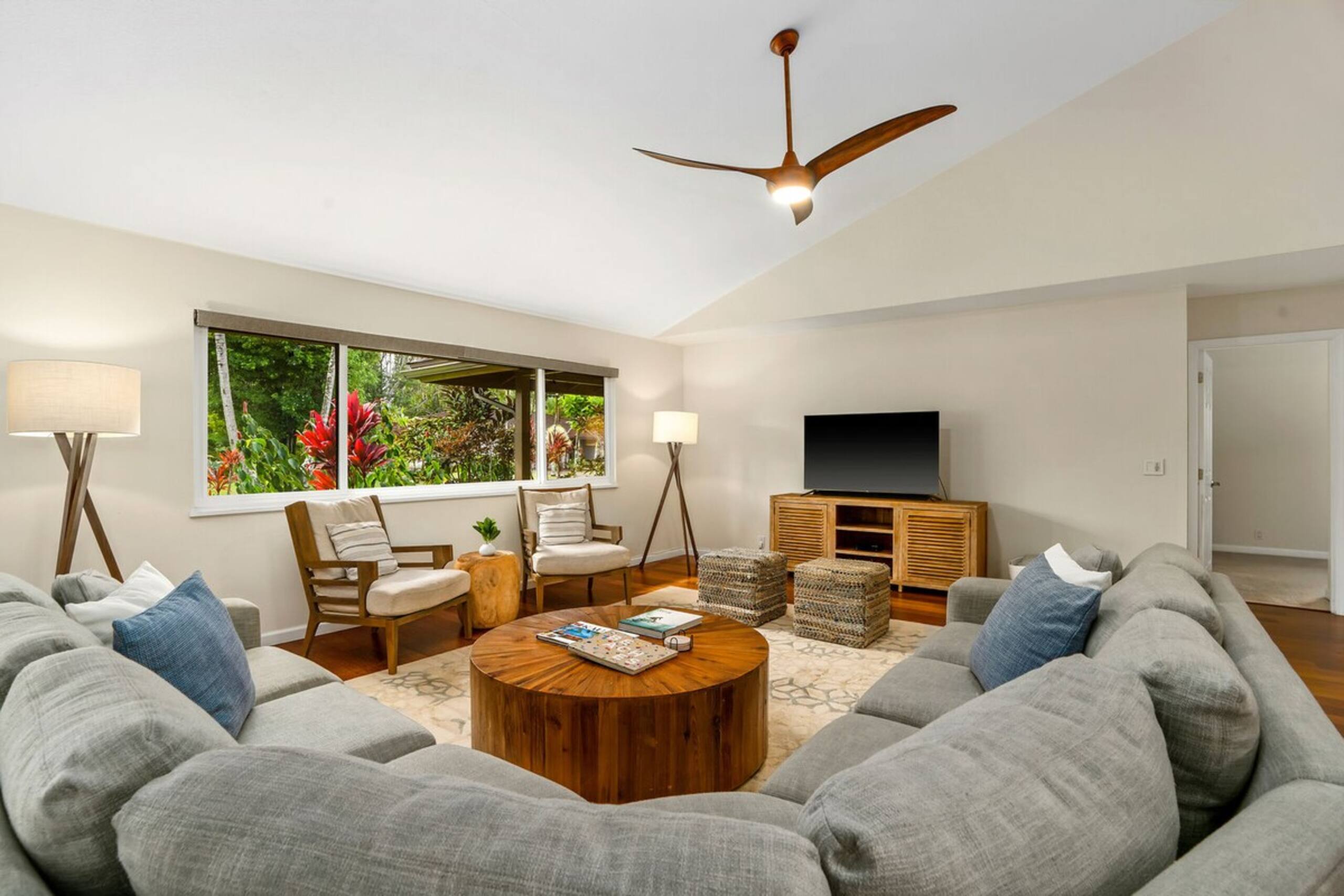 4Br Princeville Home, AC, Pool, Tennis, Beach Toys - Photo 13