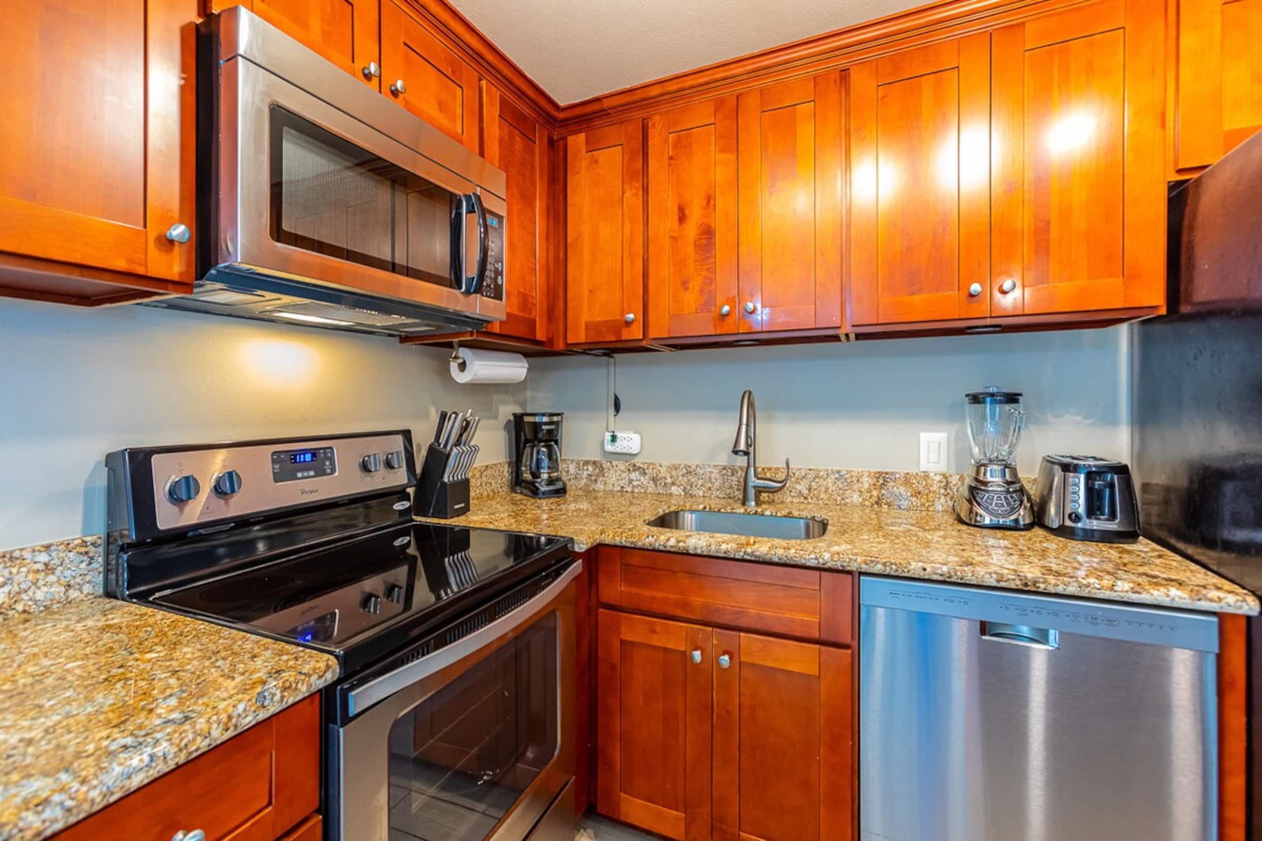 Oceanfront condo w/ whale watching views - Photo 13