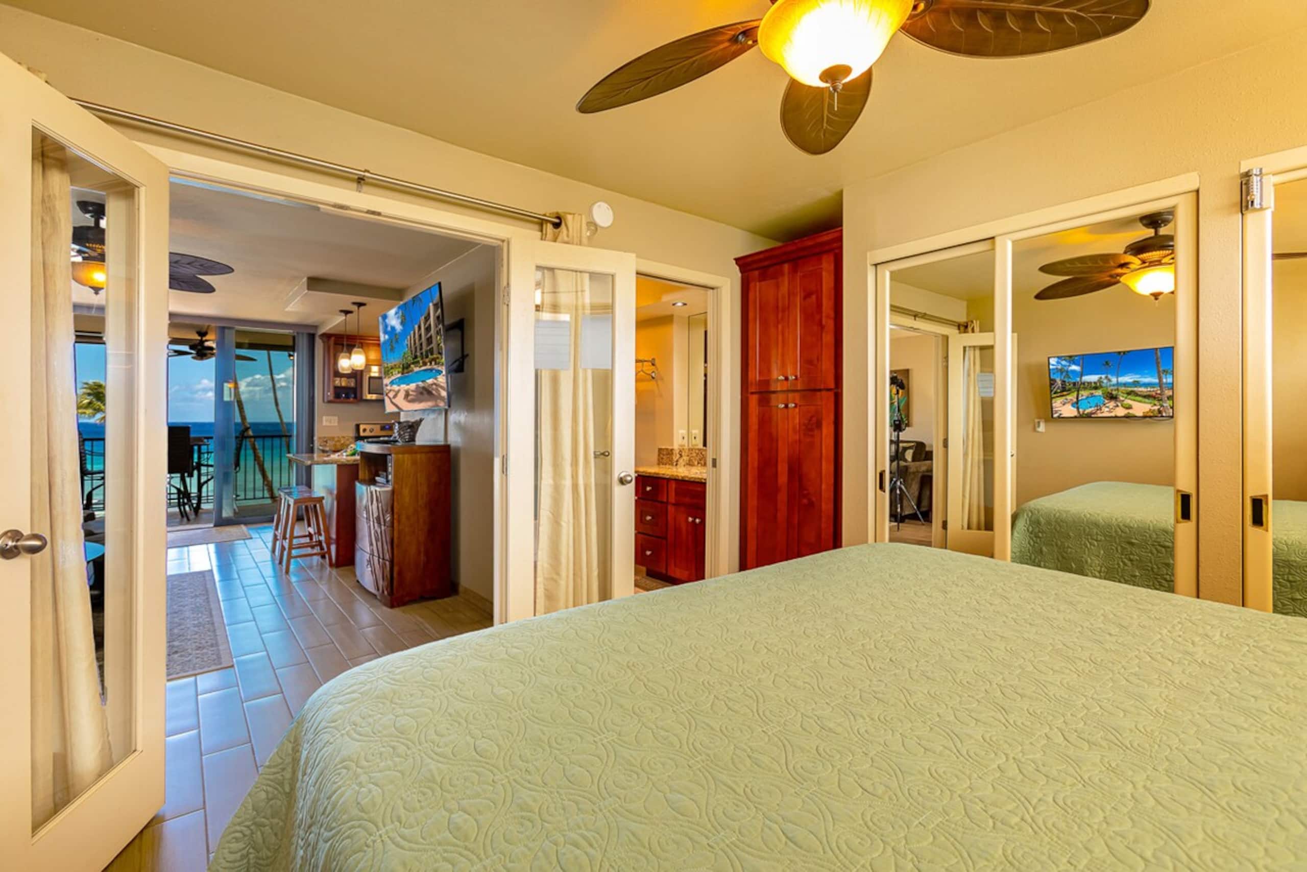 Oceanfront condo w/ whale watching views - Photo 18