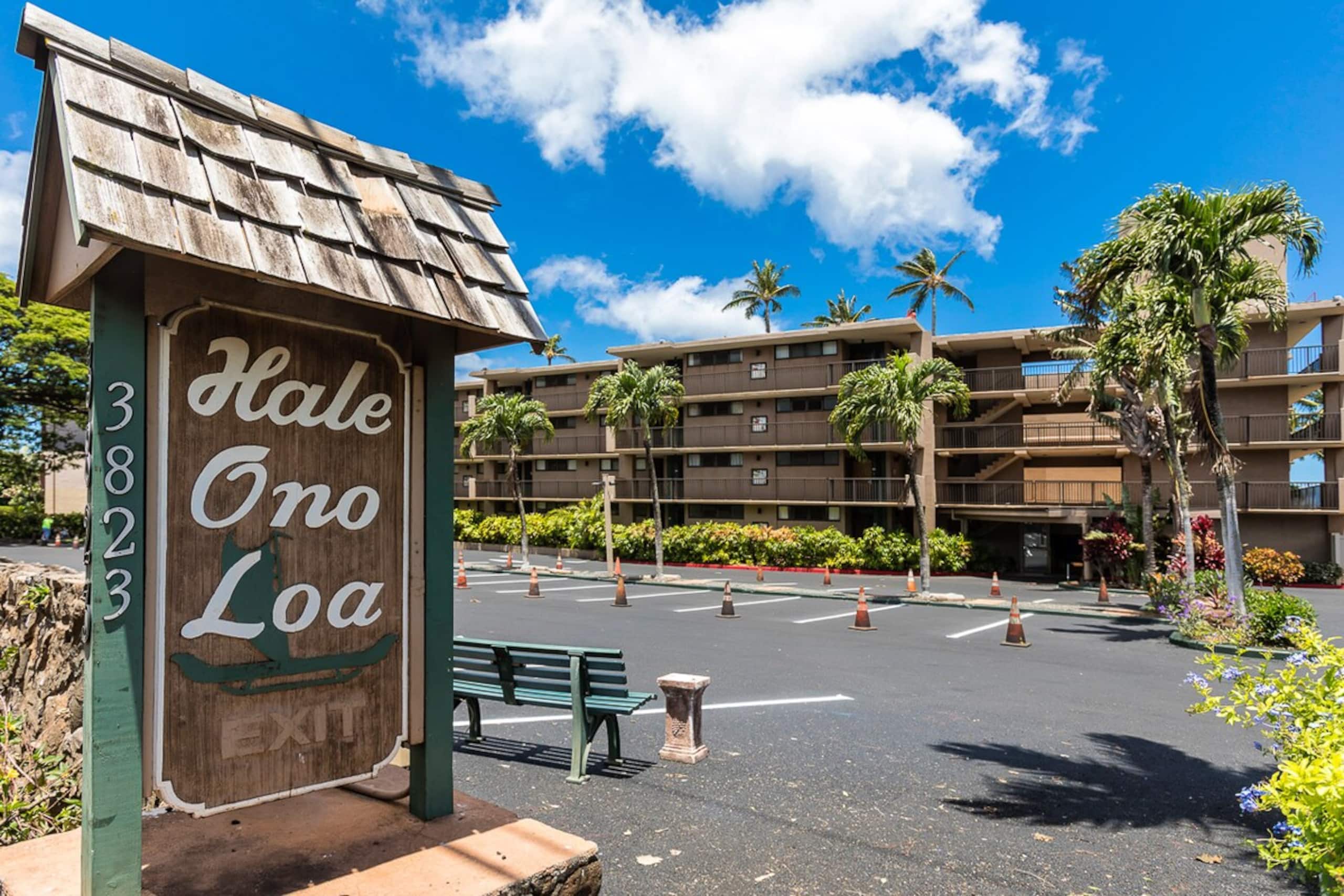 Oceanfront condo w/ whale watching views - Photo 48