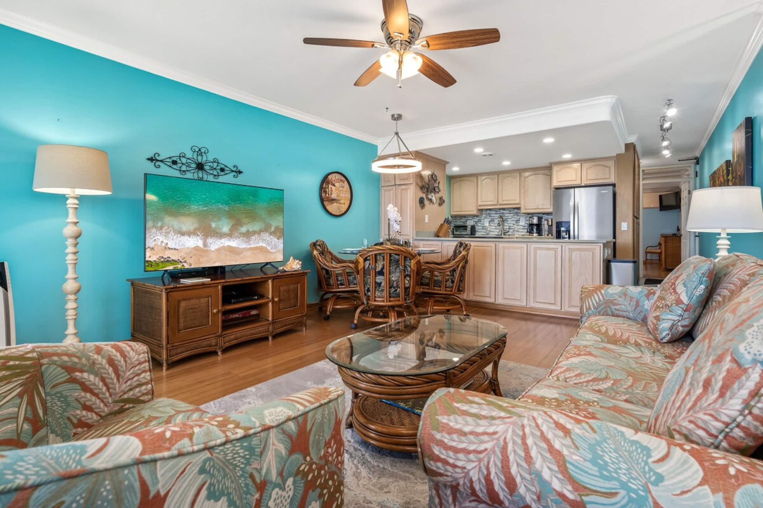 Oceanfront condo w/ lanai and sunset views - Photo 11