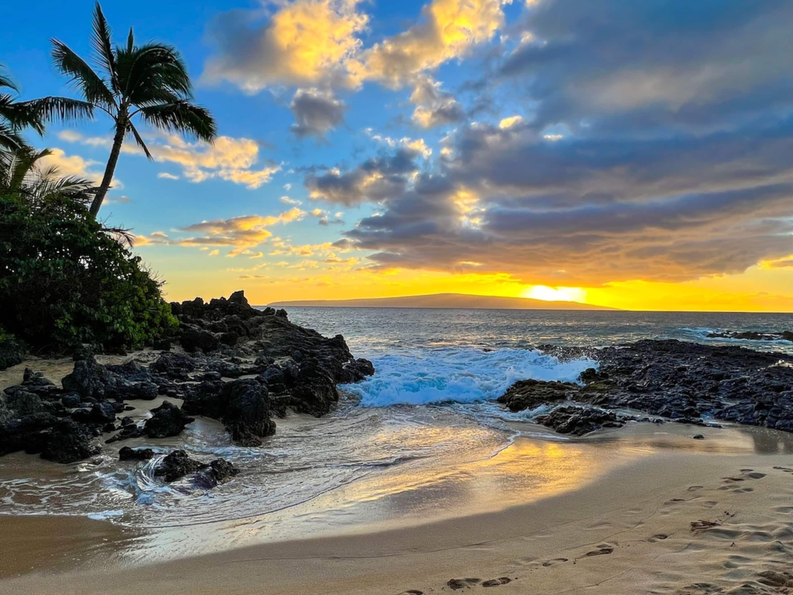 Oceanfront condo w/ lanai and sunset views - Photo 49