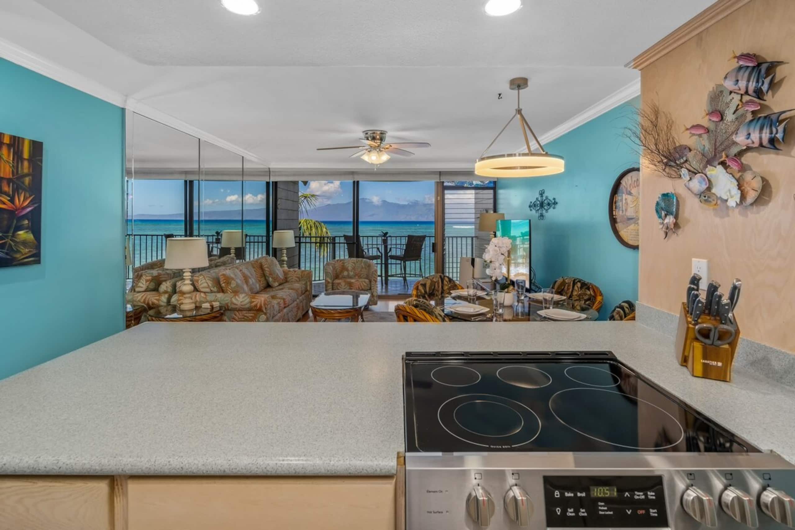 Oceanfront condo w/ lanai and sunset views - Photo 5