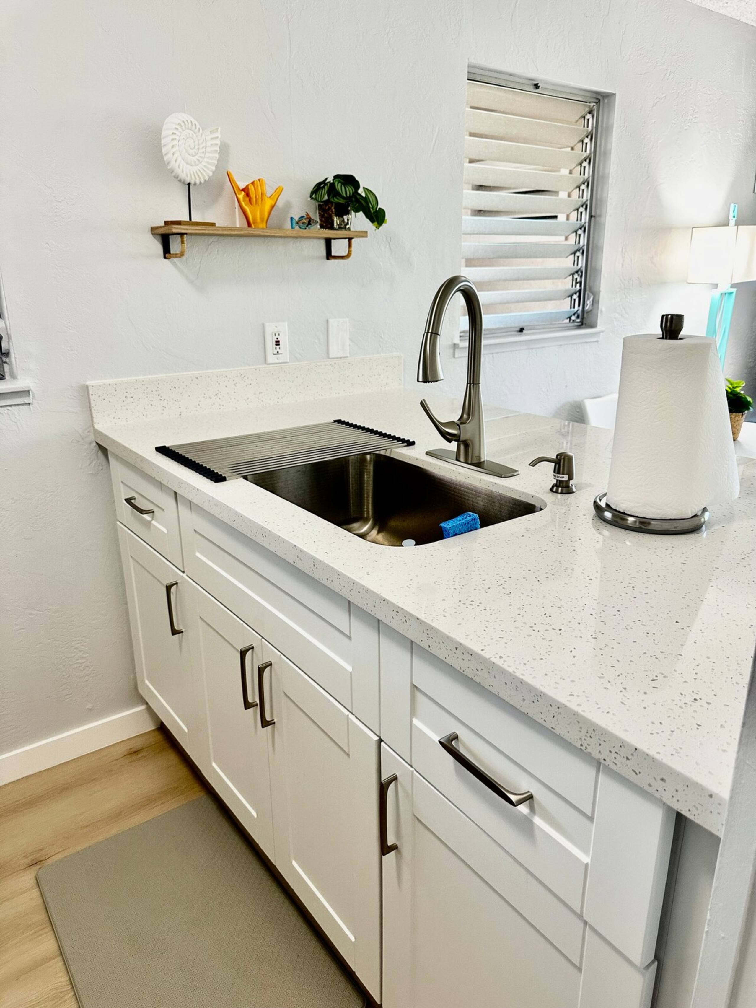 Luxury Oceanview Condo in Kapa'a- FULLY remodeled - Photo 16
