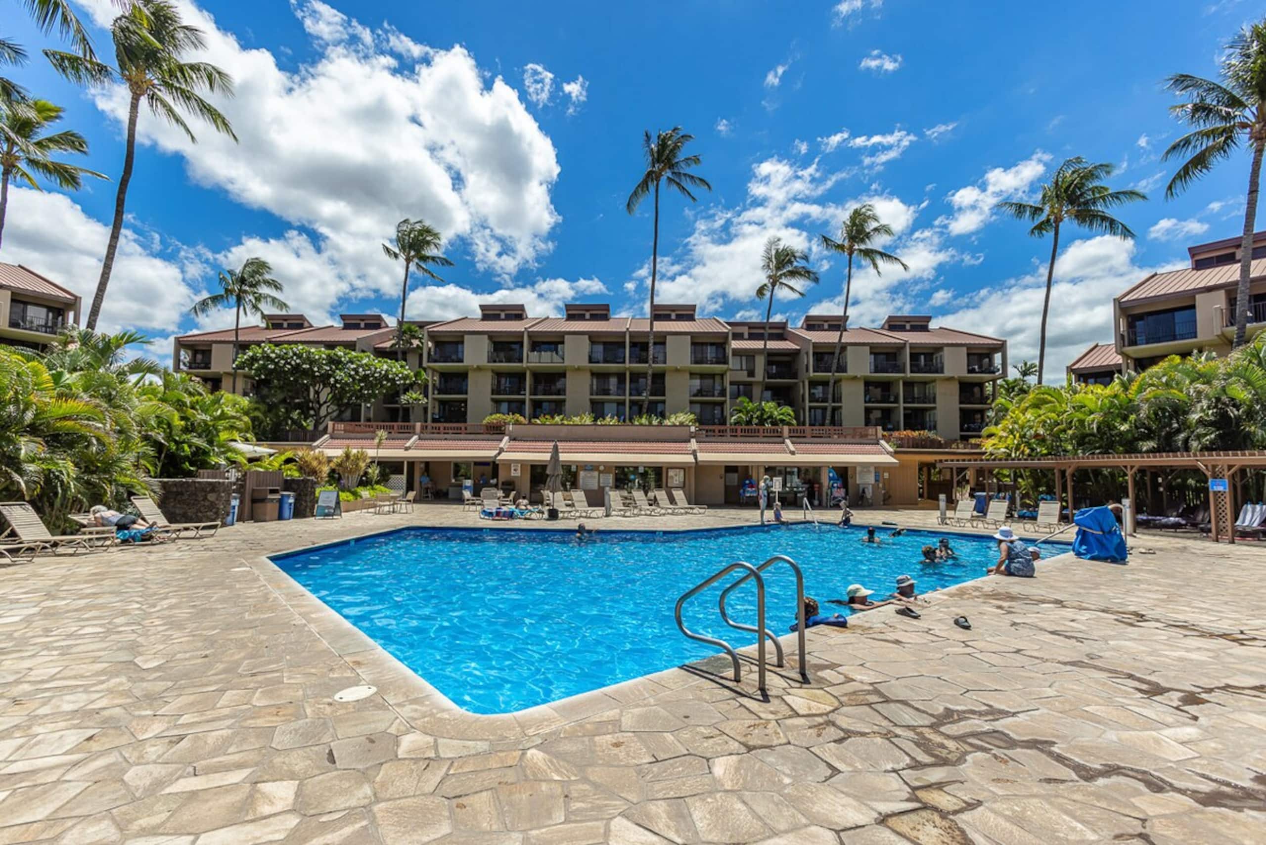 Beachfront Kihei condo w/ ocean views and pool - Photo 30