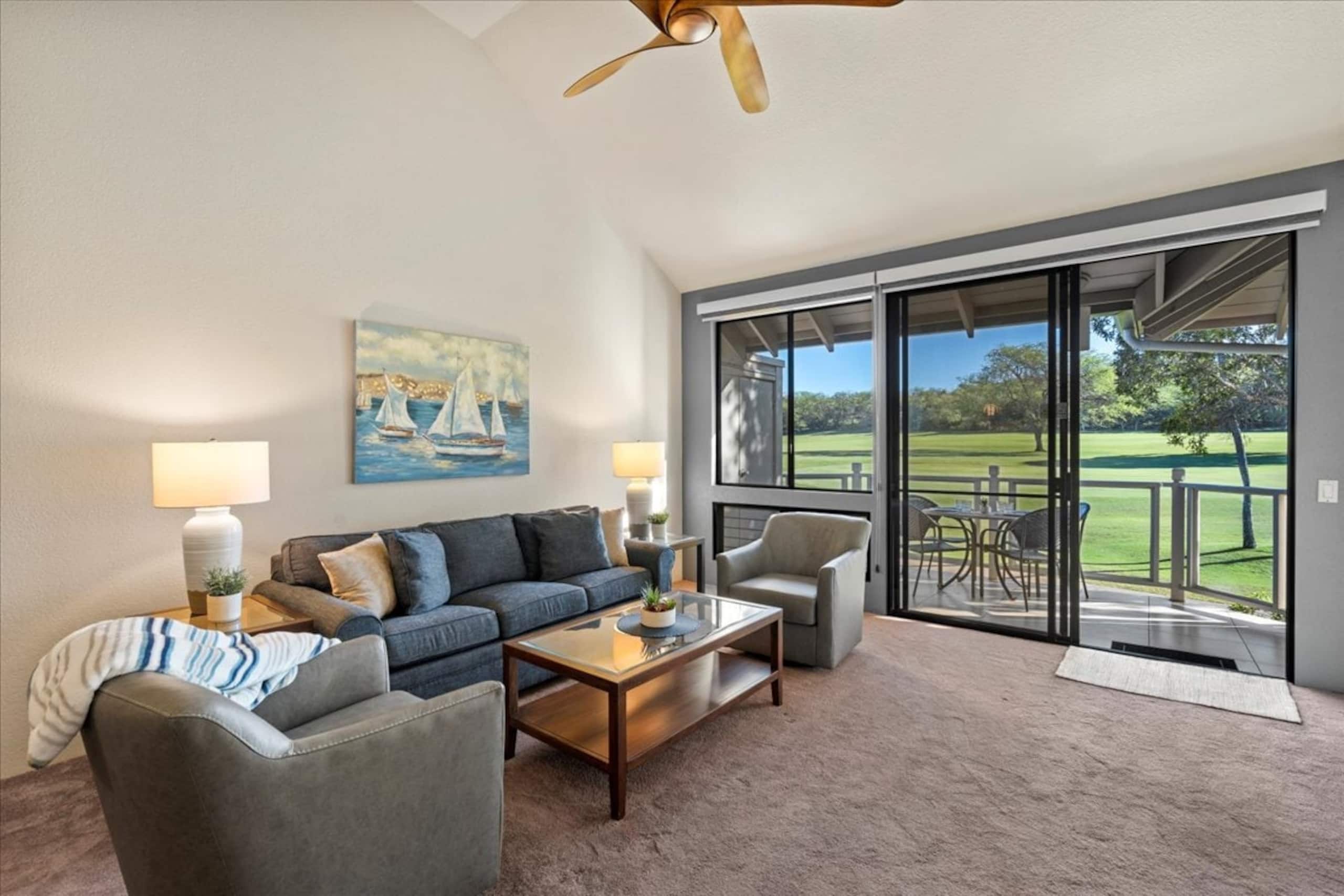 Golf Course View 2BR. AC. Walk to Shops & Beaches - Main photo