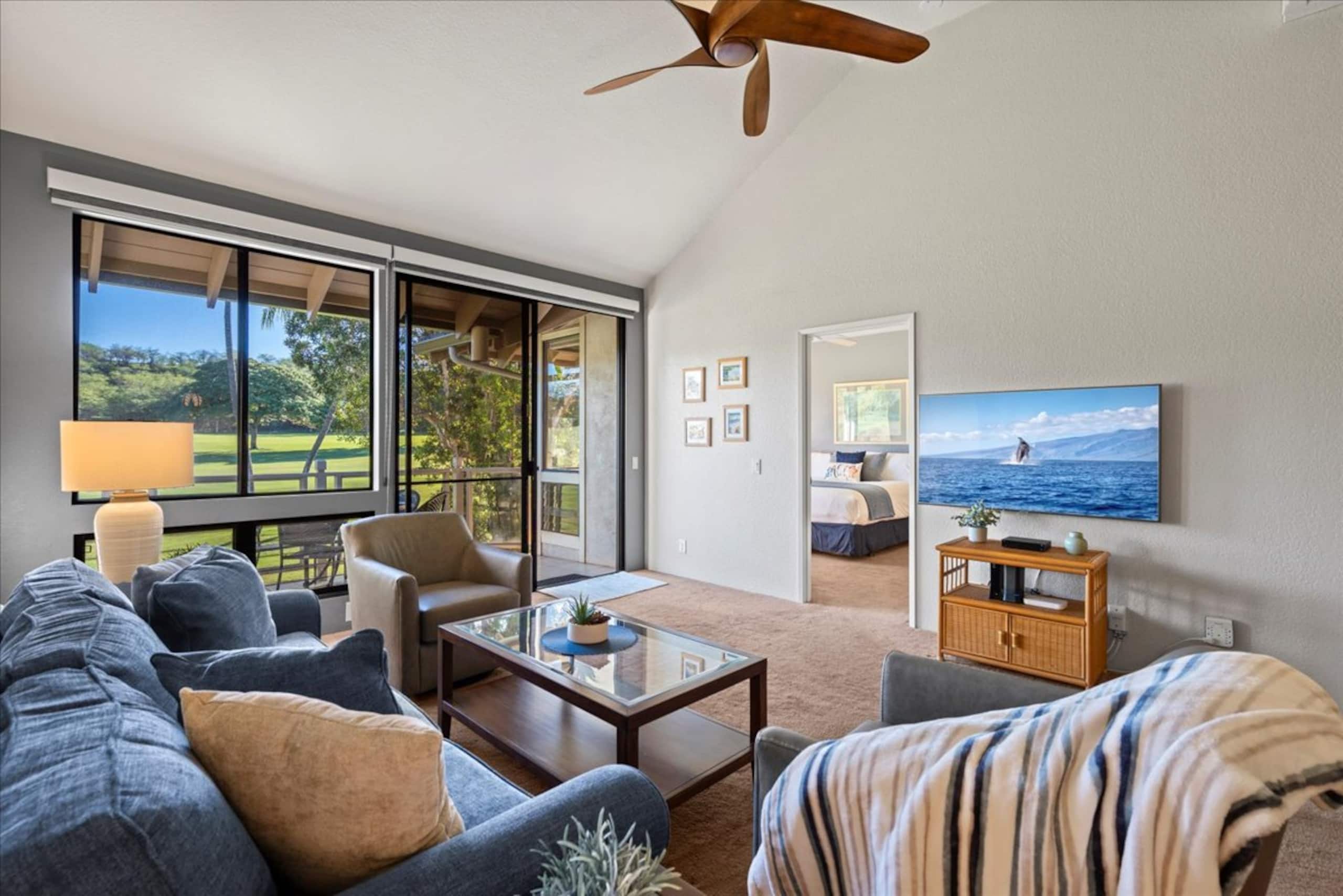 Golf Course View 2BR. AC. Walk to Shops & Beaches - Photo 11