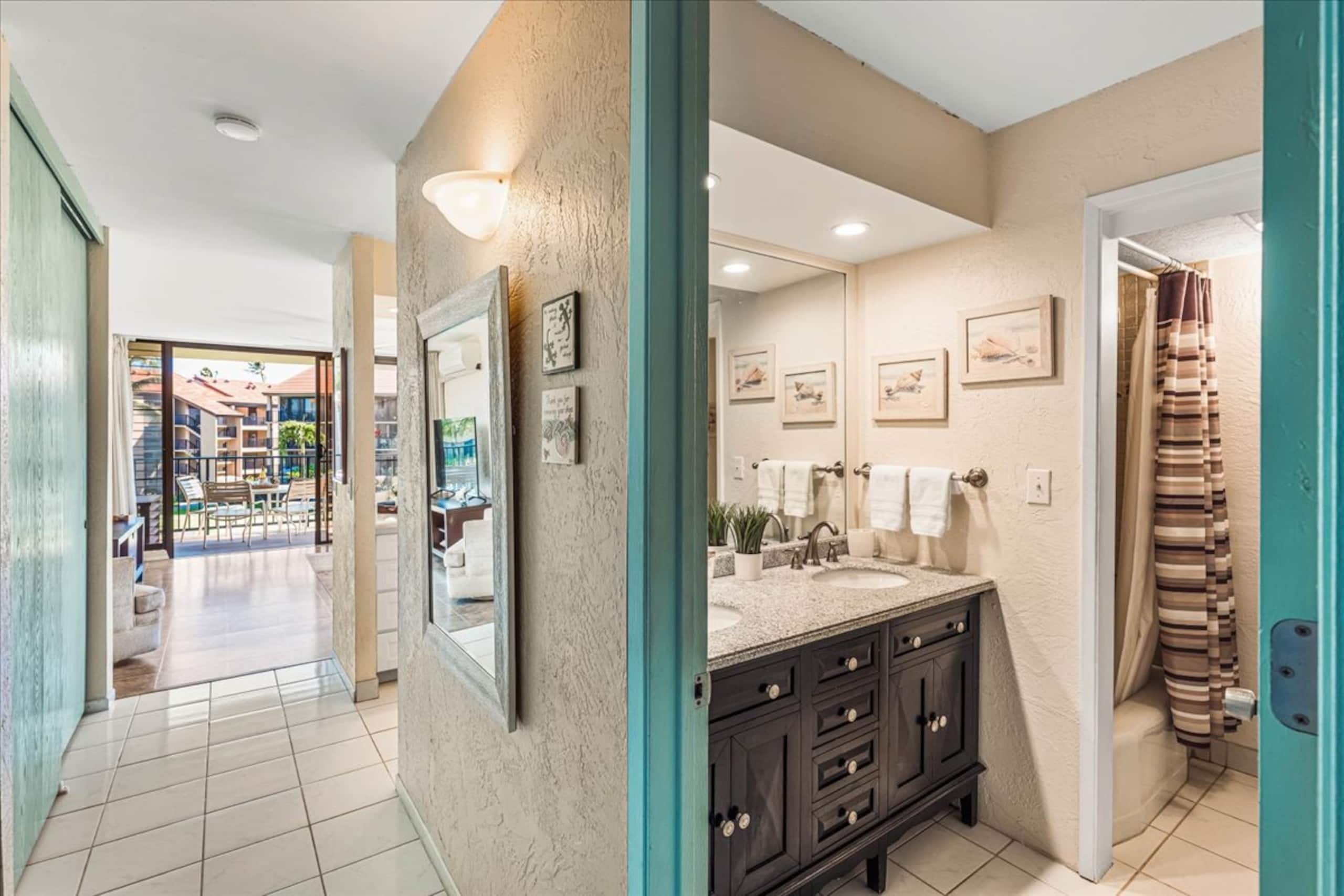 Modern ocean view corner unit with natural light - Photo 19