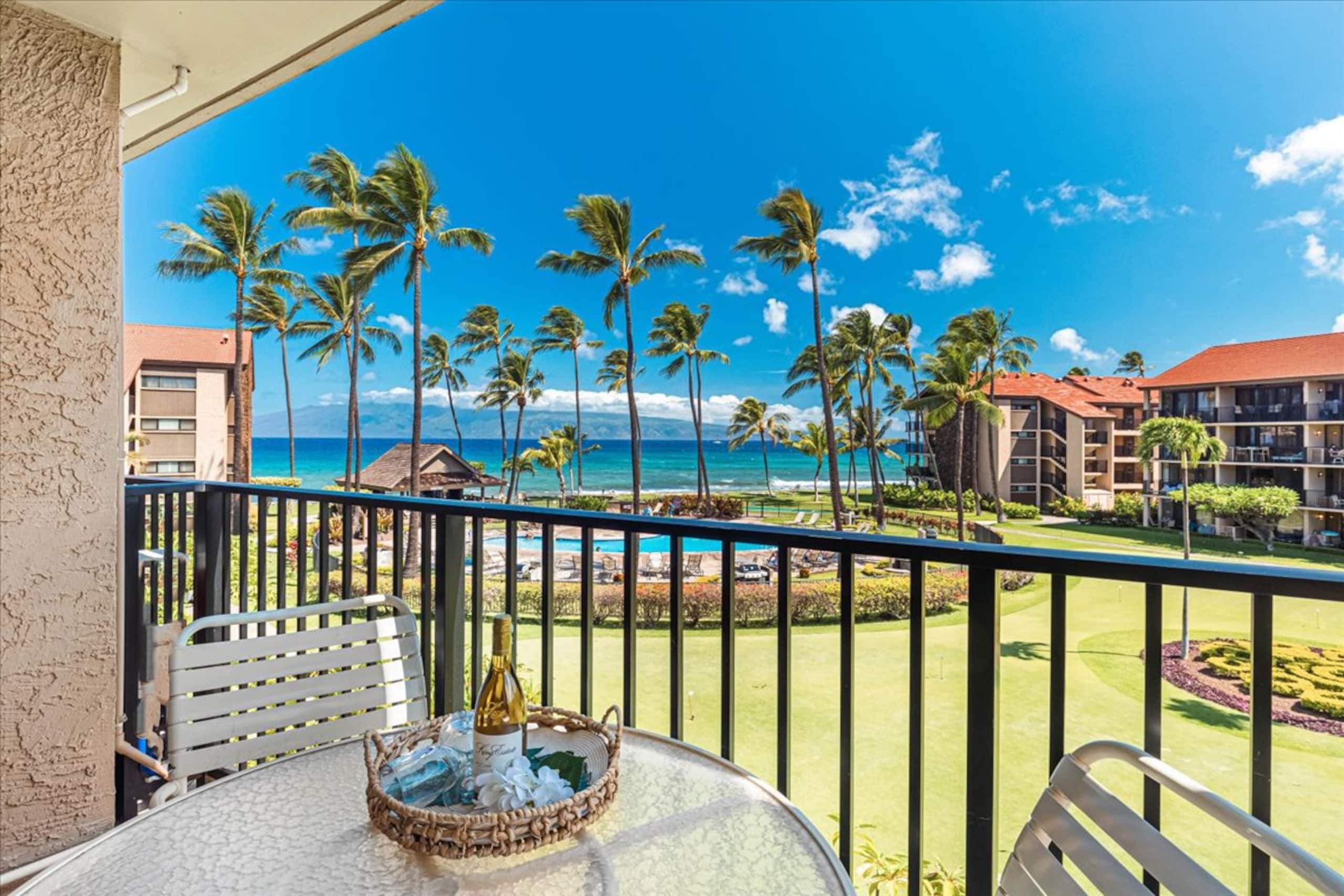 Modern ocean view corner unit with natural light - Photo 1