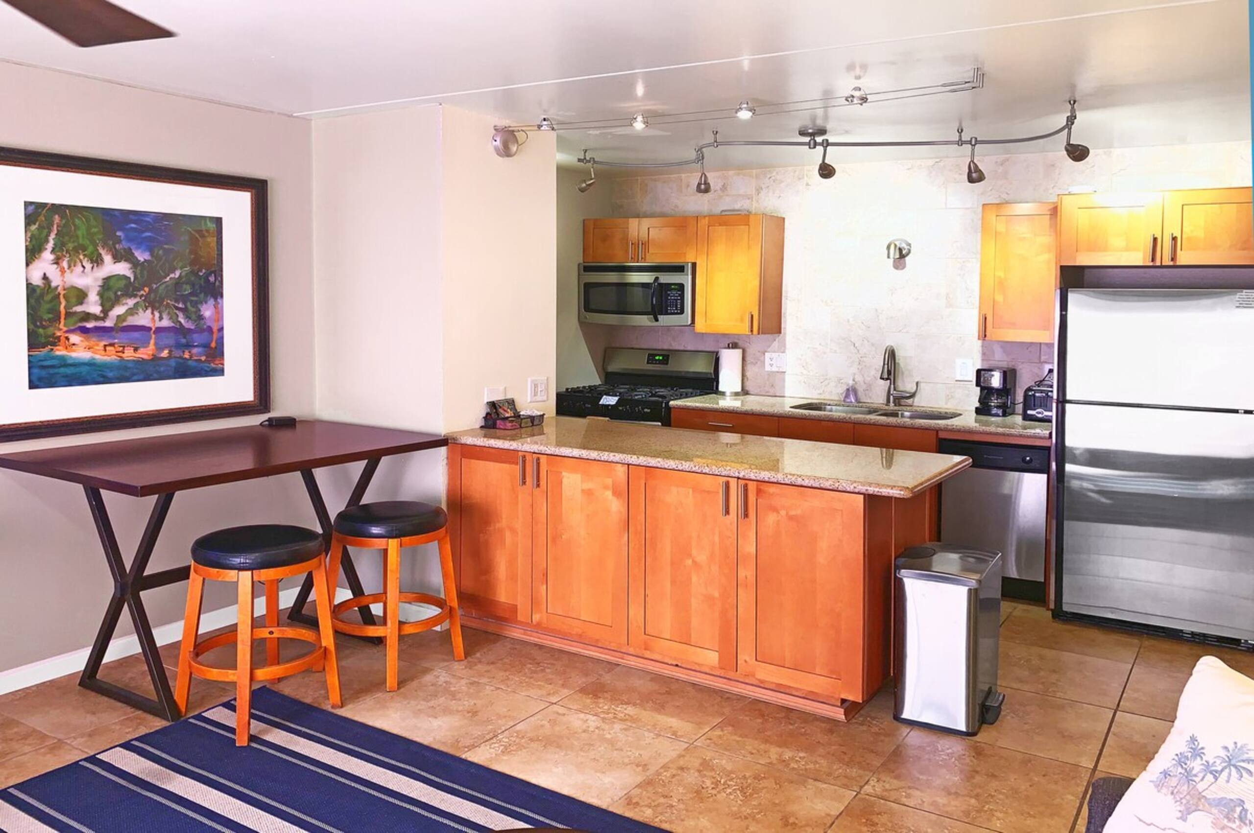 Comfy apartment 2 blocks to Charley Young Beach - Photo 6