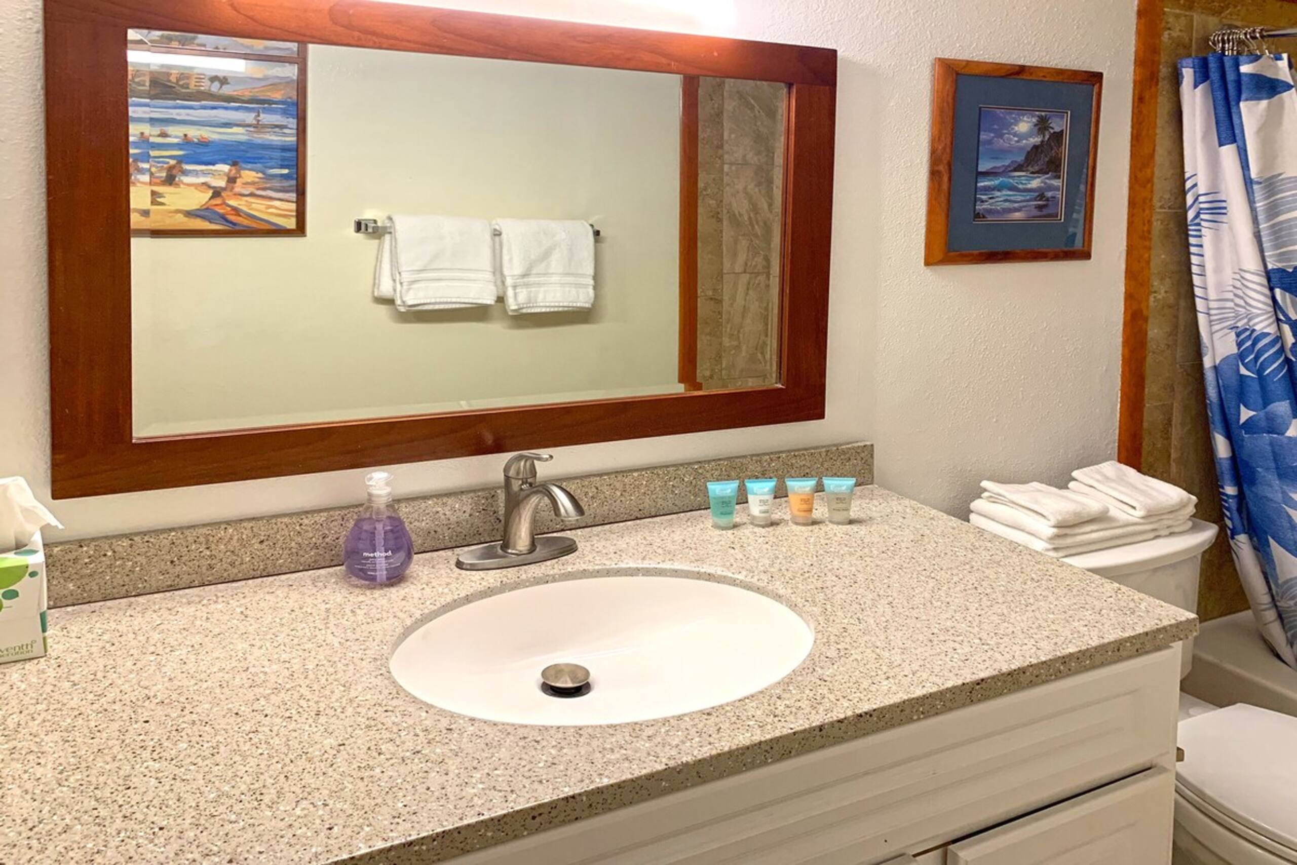 Comfy apartment 2 blocks to Charley Young Beach - Photo 13