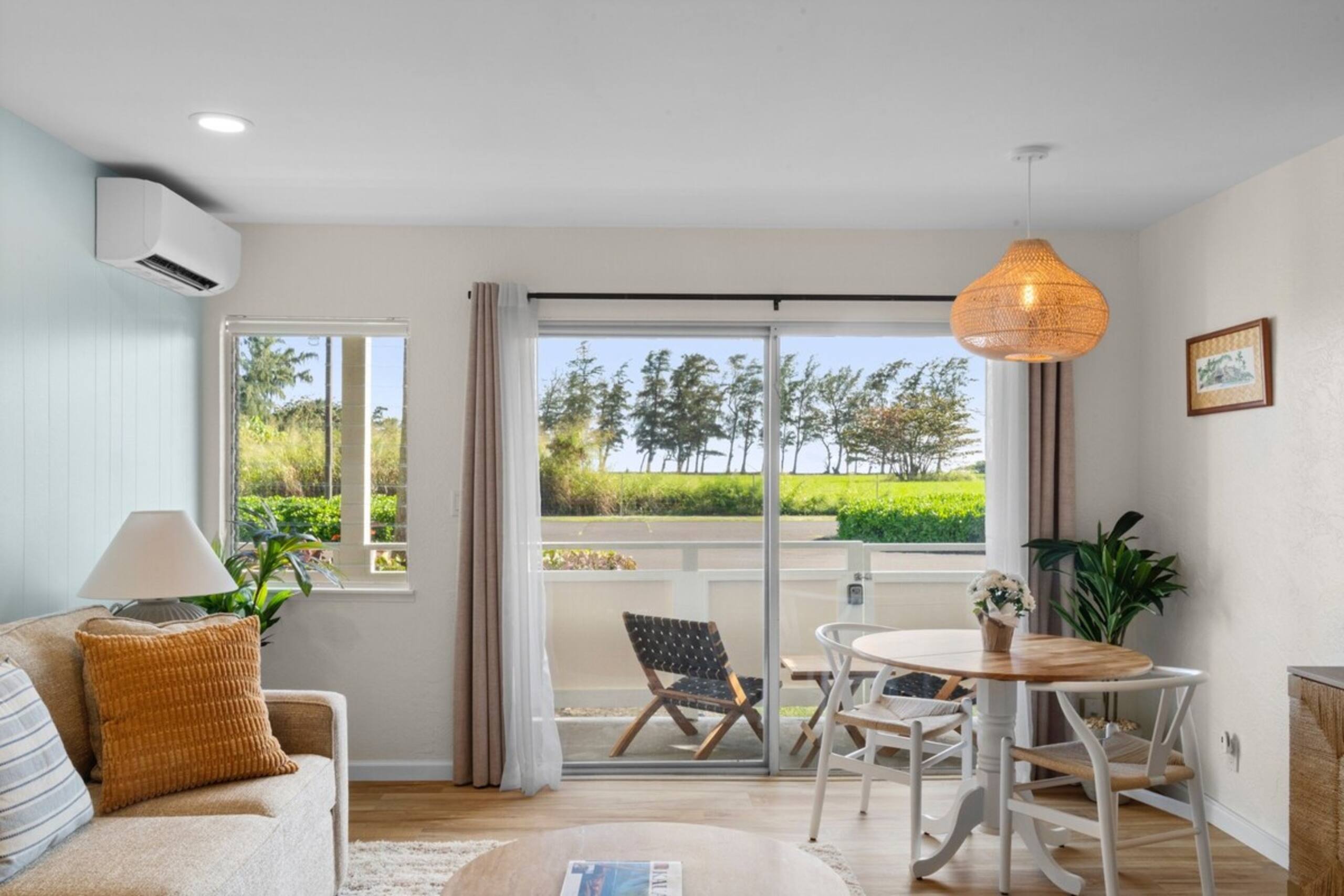 Fully Renovated Ocean Facing Condo Pool/AC/Hot Tub - Photo 10