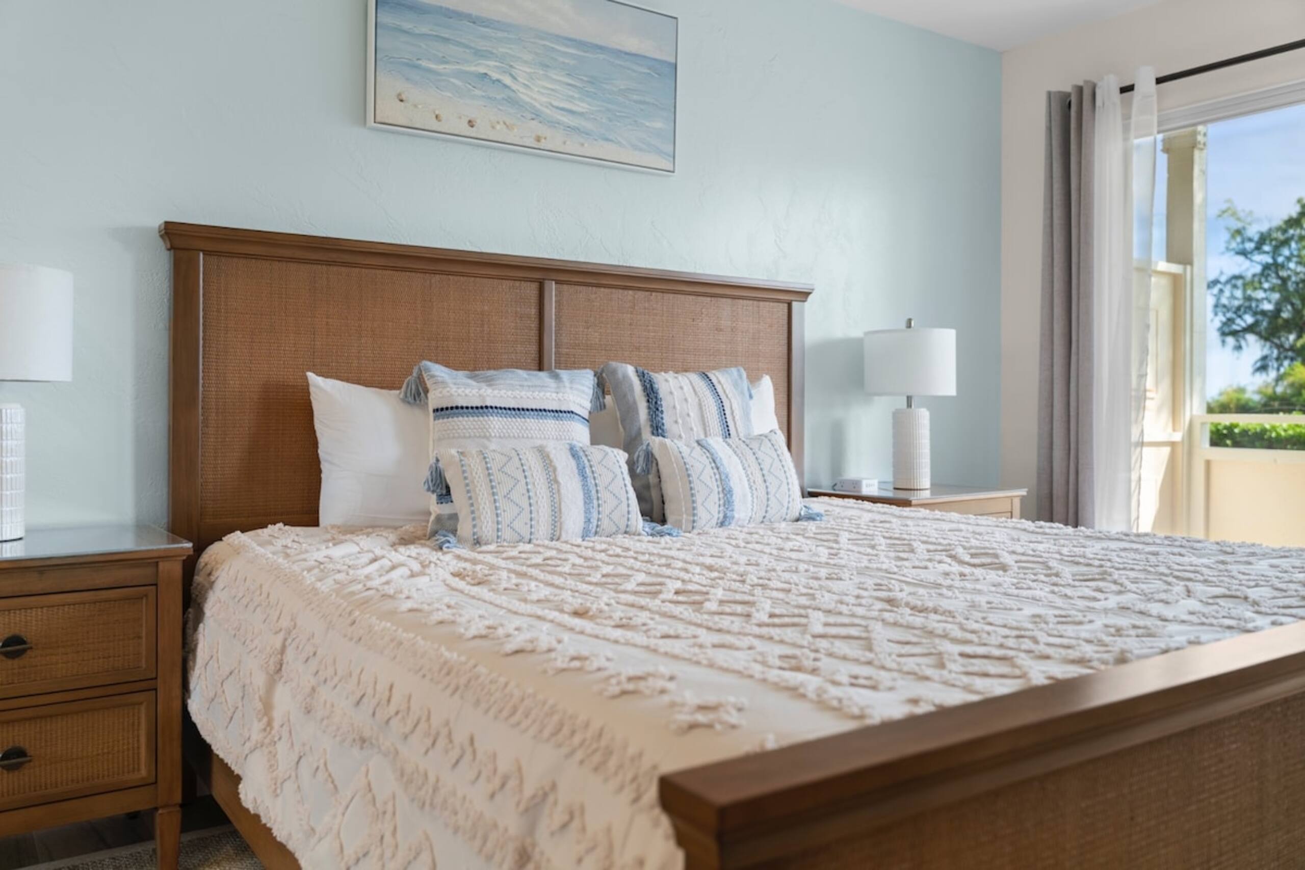 Fully Renovated Ocean Facing Condo Pool/AC/Hot Tub - Photo 4