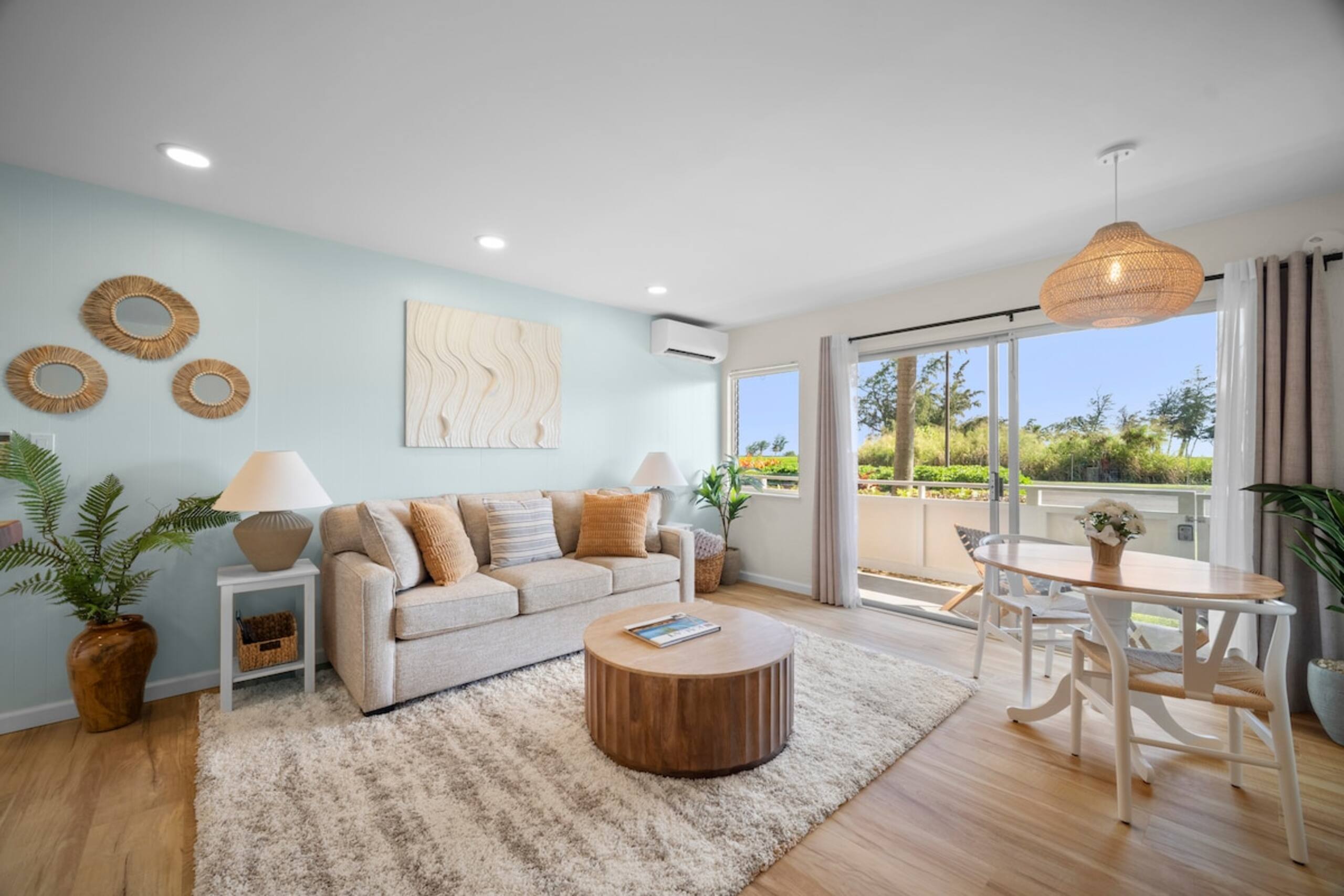 Fully Renovated Ocean Facing Condo Pool/AC/Hot Tub - Main photo