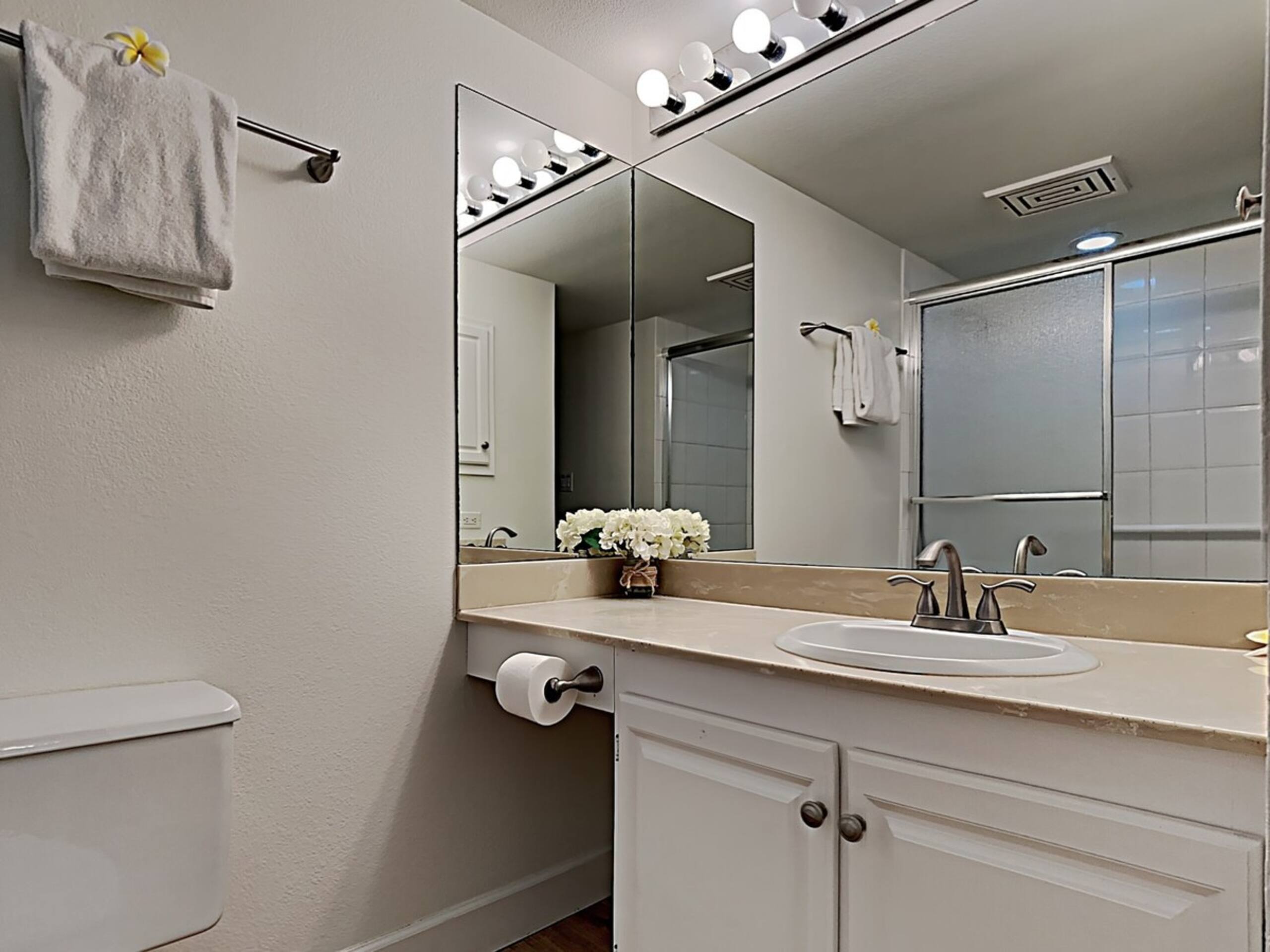 OCEANVIEWFULLY RENOVATEDREFINED ELEGANCE 2B/2B - Photo 25