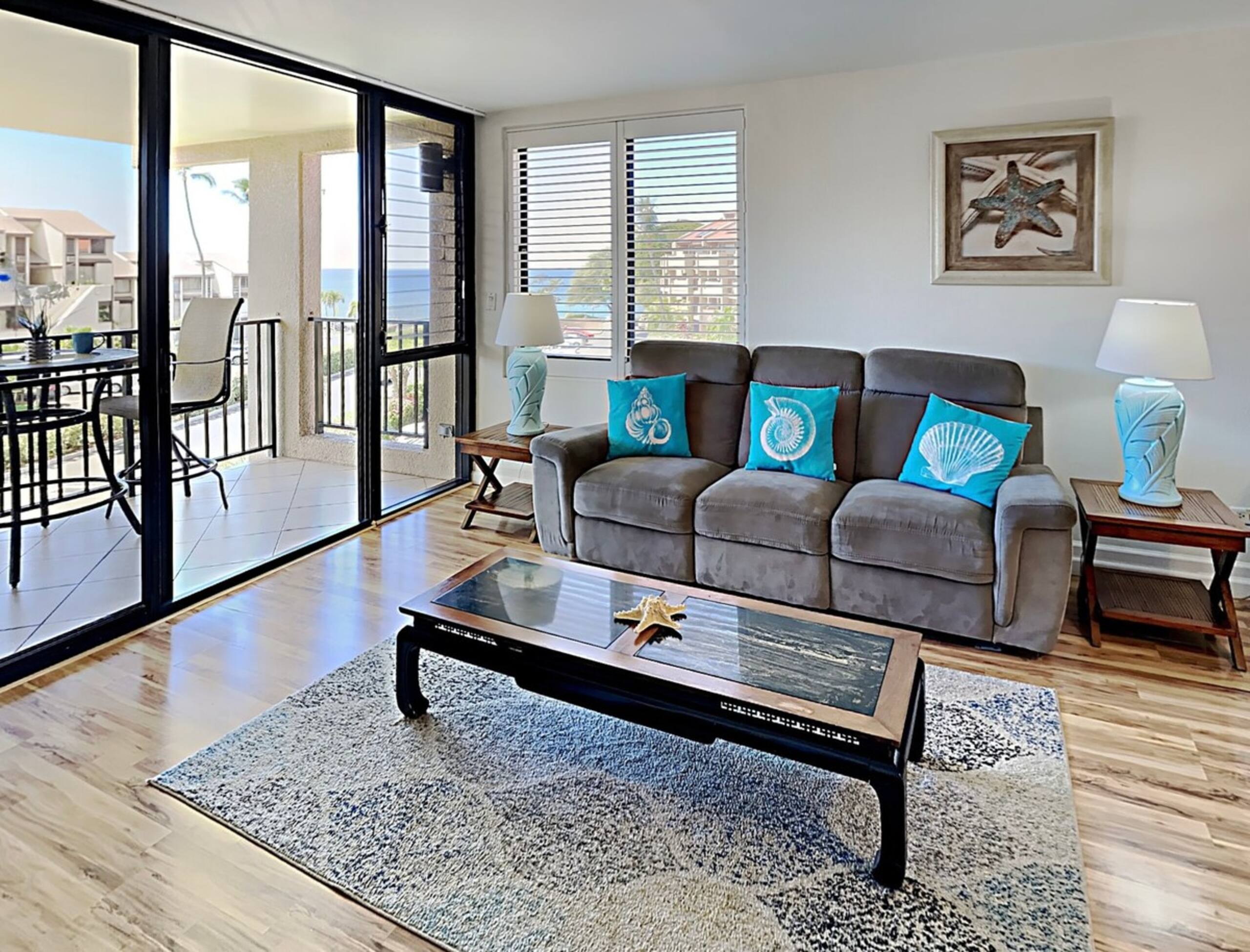 OCEANVIEWFULLY RENOVATEDREFINED ELEGANCE 2B/2B - Photo 3