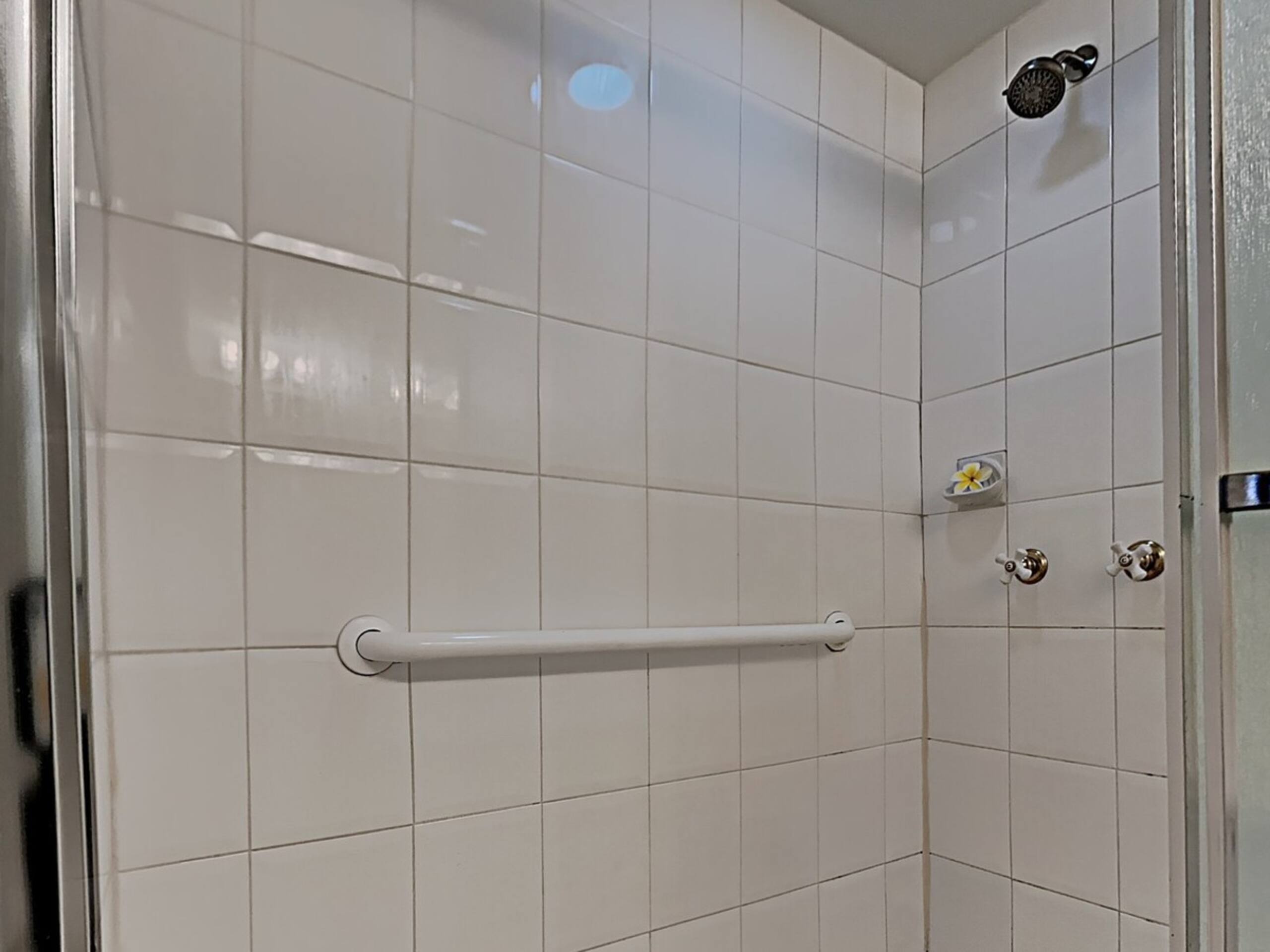 OCEANVIEWFULLY RENOVATEDREFINED ELEGANCE 2B/2B - Photo 19