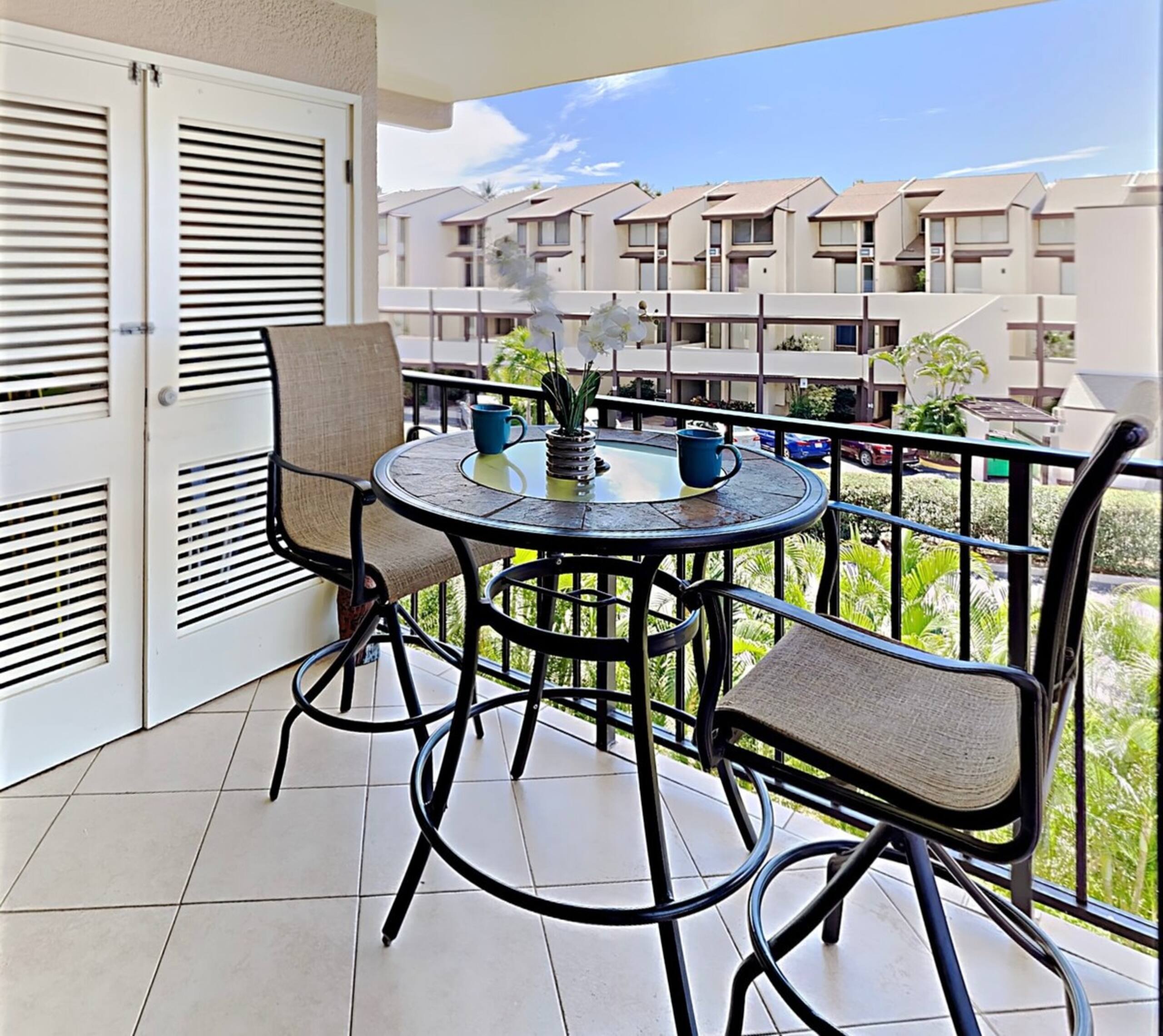 OCEANVIEWFULLY RENOVATEDREFINED ELEGANCE 2B/2B - Photo 26