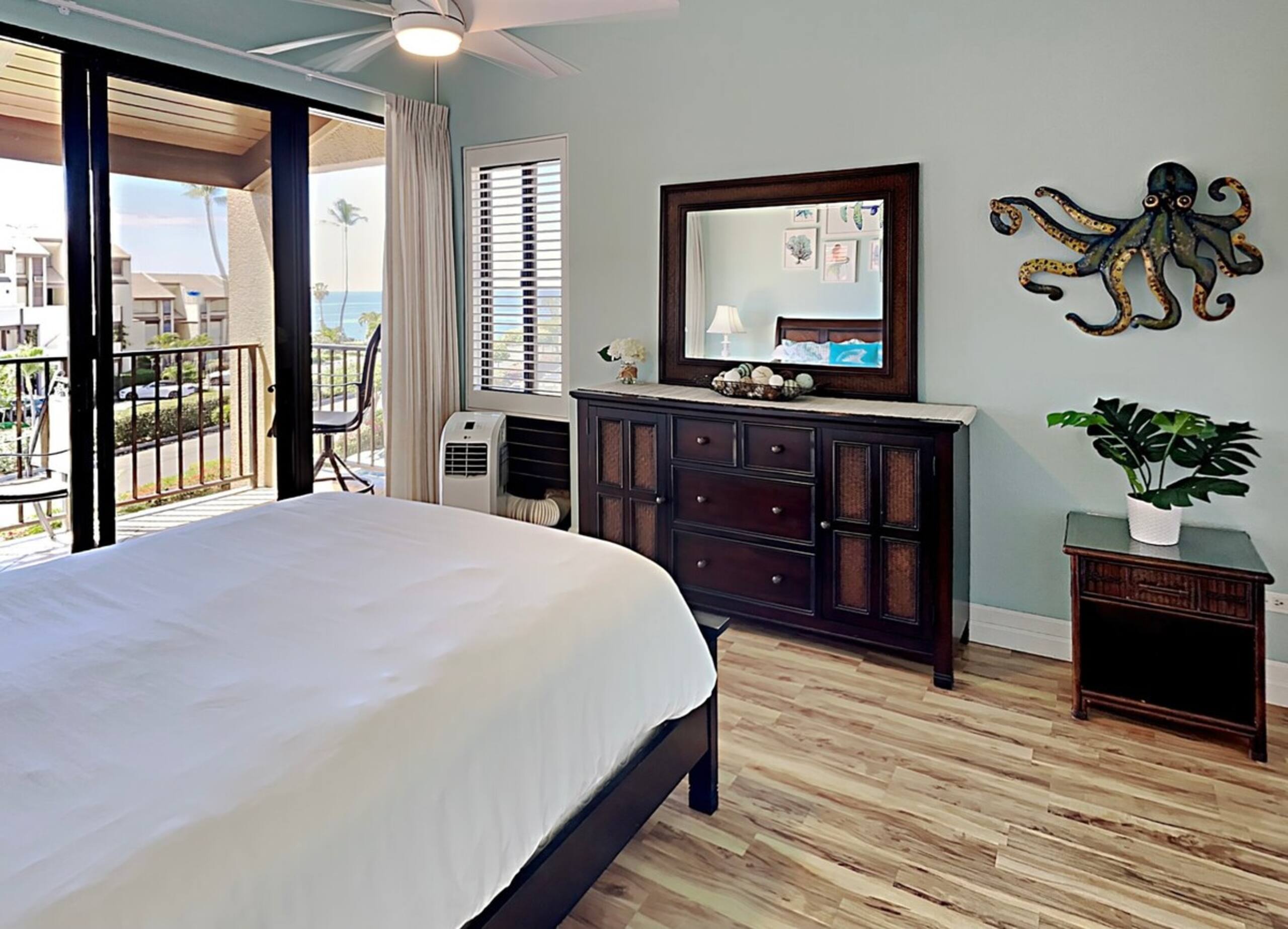OCEANVIEWFULLY RENOVATEDREFINED ELEGANCE 2B/2B - Photo 17