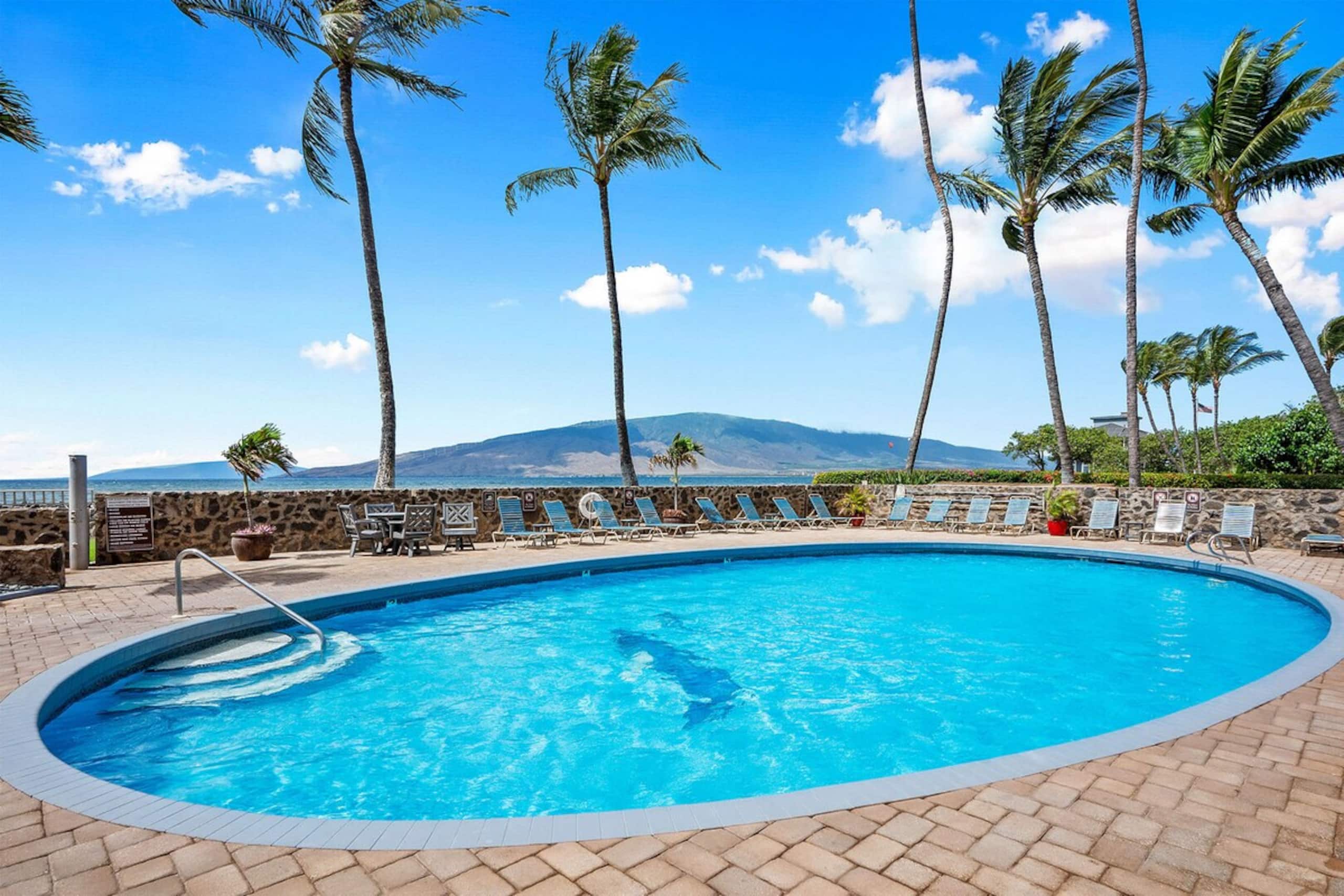 Menehune Shores 606 - Direct Ocean Front, Split AC - Photo 45
